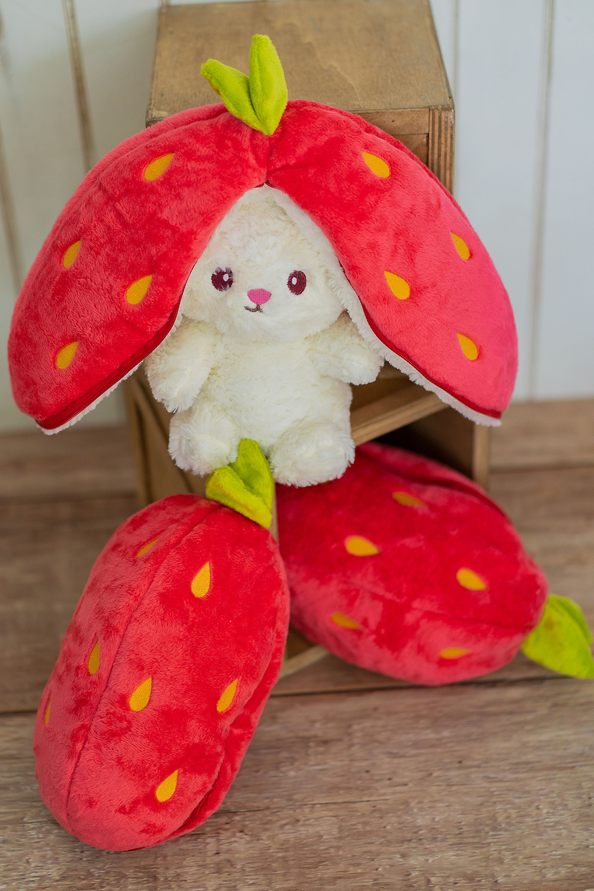 Canestar Sevgiliye Özel Hediye Çilek Tavşan Çantalı Peluş Oyuncak Çilek Tavşan 50CM fotoğrafı 3 (önizleme)