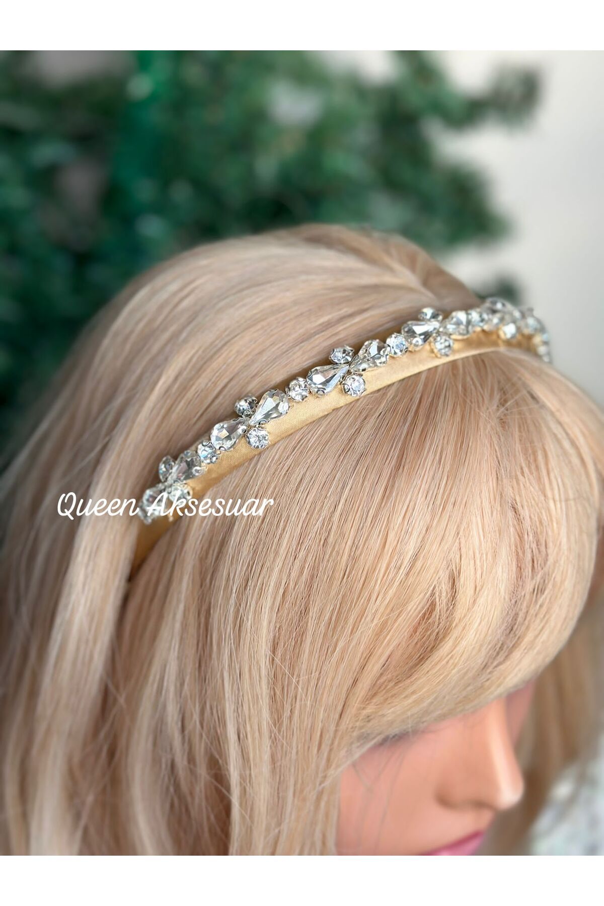 Gold hair band store