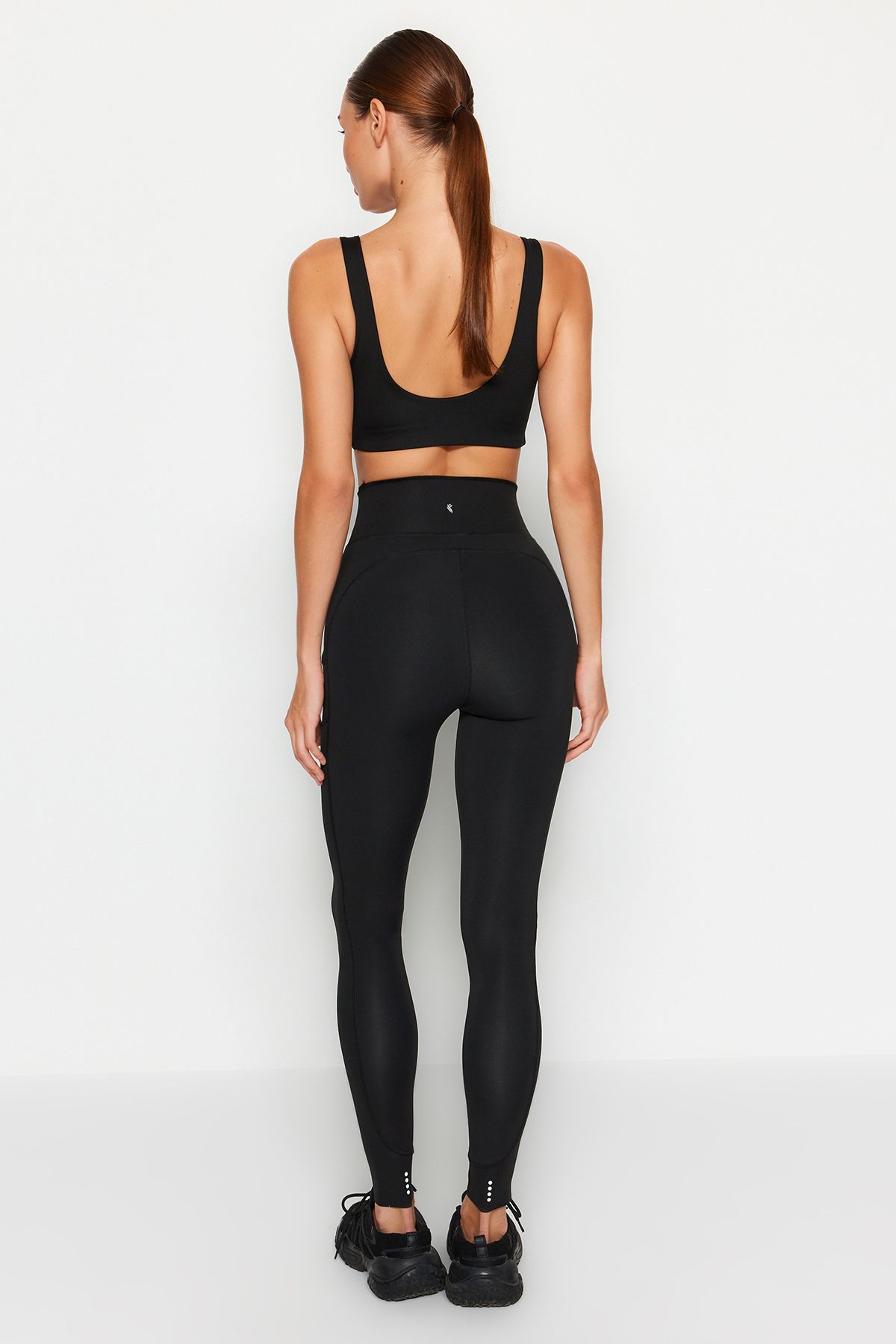 Trendyol Collection-Schwarze, matte, gestrickte Sport-Leggings in voller Länge mit zusätzlicher Bauch-Raffschicht THMAW24TY00026 7
