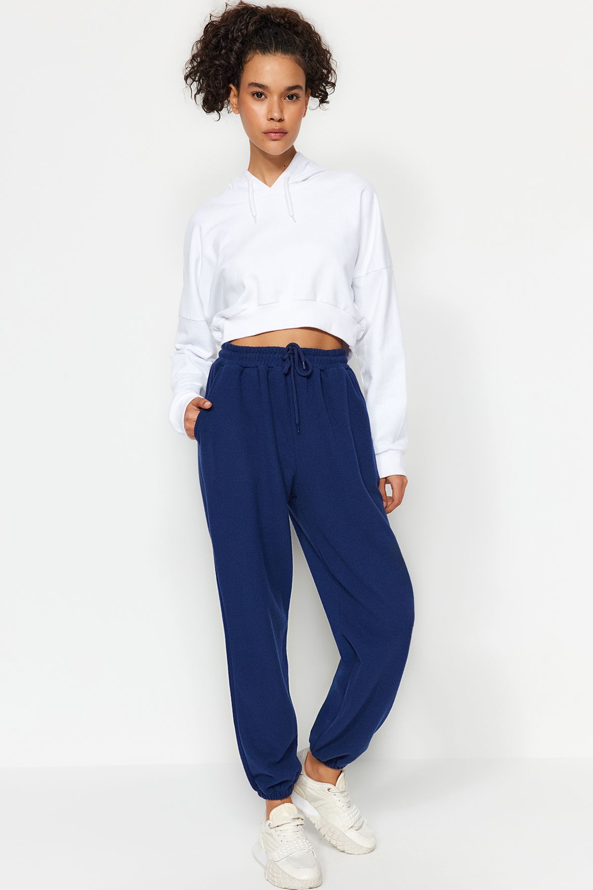 Trendyol Collection-Dark Navy Thessaloniki Pohodlný střih Kapesní pletené sportovní tepláky TWOAW21EA0168 13