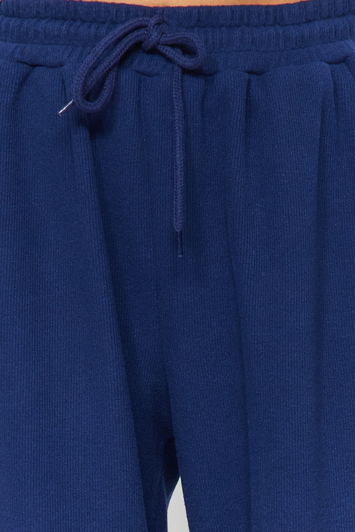 Trendyol Collection-Dark Navy Thessaloniki Pohodlný střih Kapesní pletené sportovní tepláky TWOAW21EA0168 8