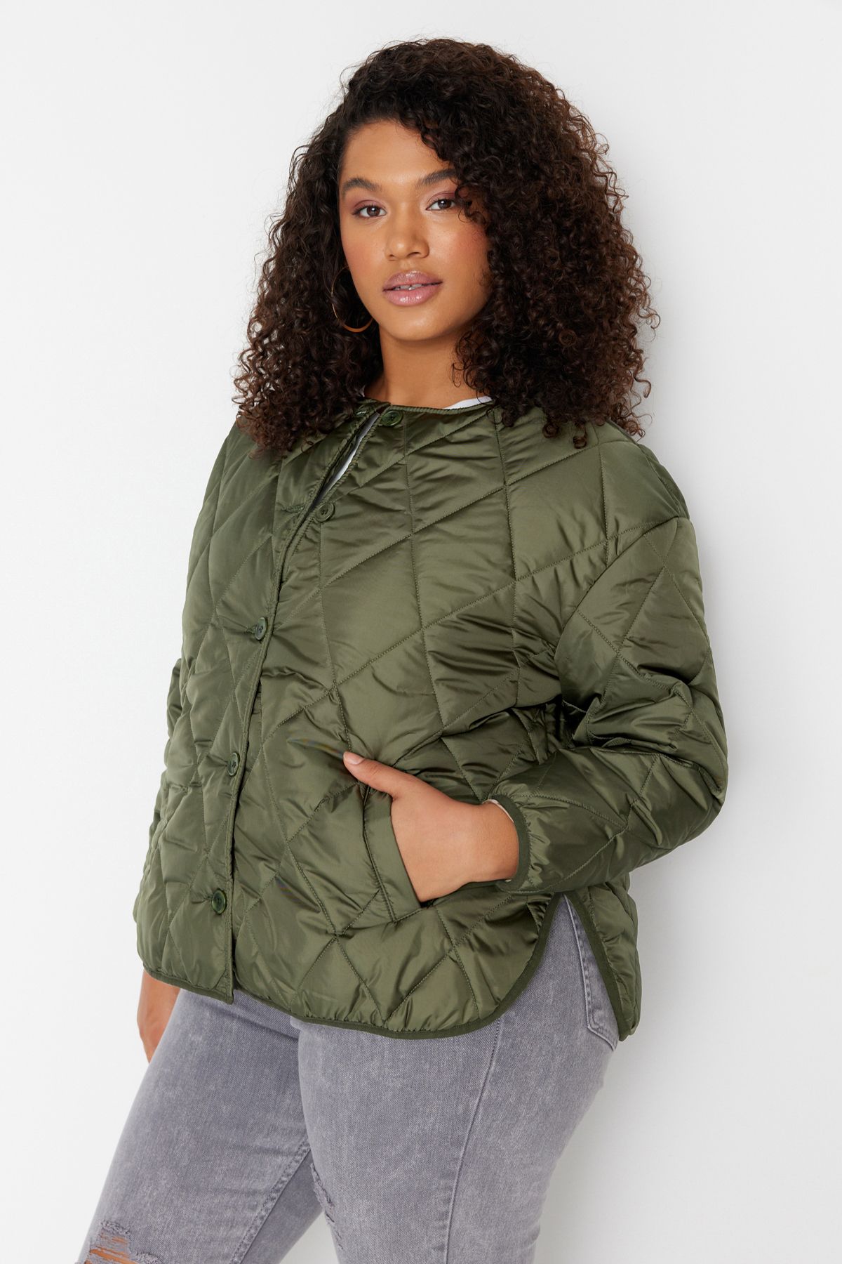 Trendyol Curve-Khaki Crew Neck Quilted Coat TBBAW23AW00020 3