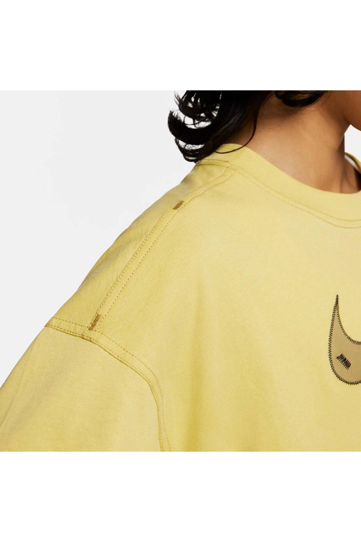 Nike sales yellow swoosh