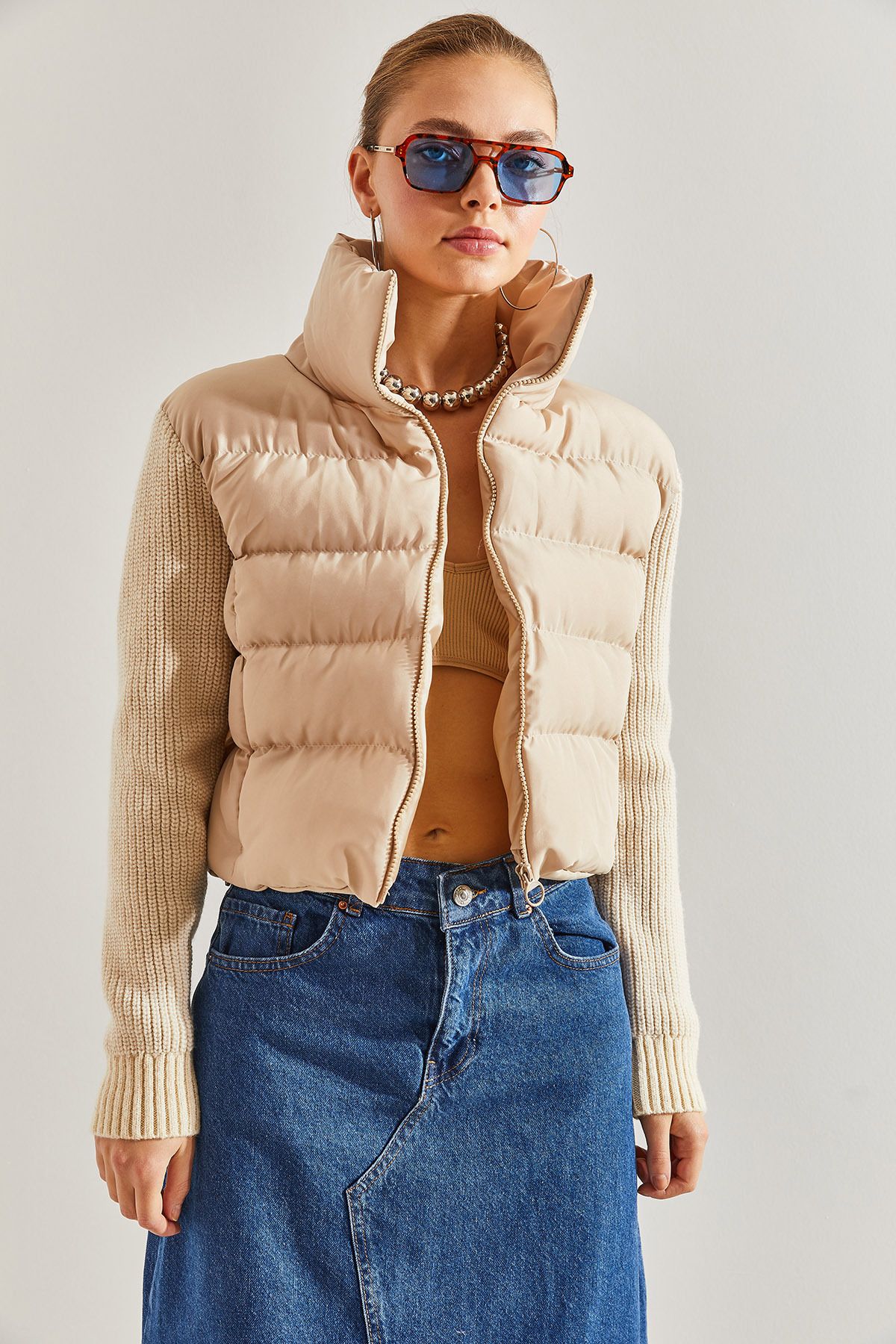 Bianco Lucci-Damen-Puffermantel mit Strickärmeln und Judge-Kragen 2