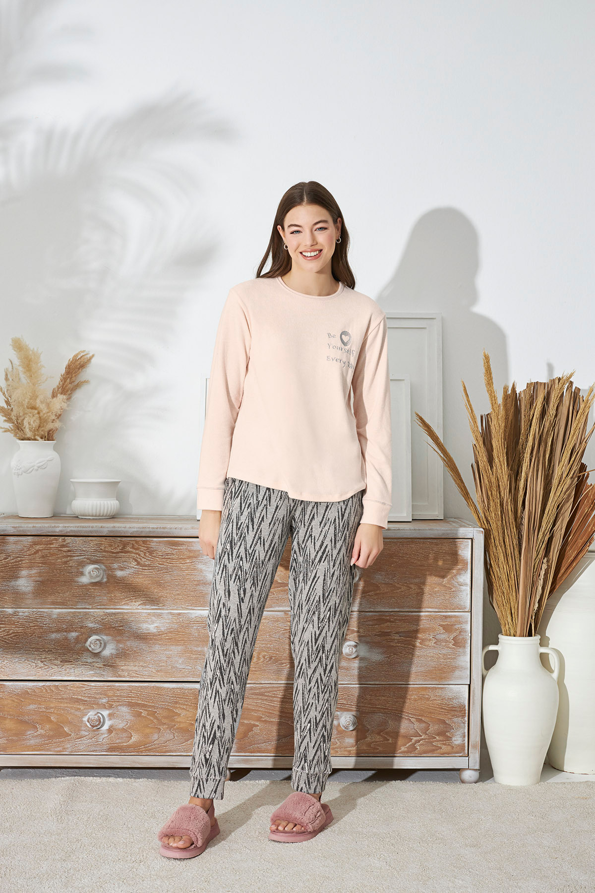 Sevim-15349 EMBROIDERED PAJAMAS SET 1