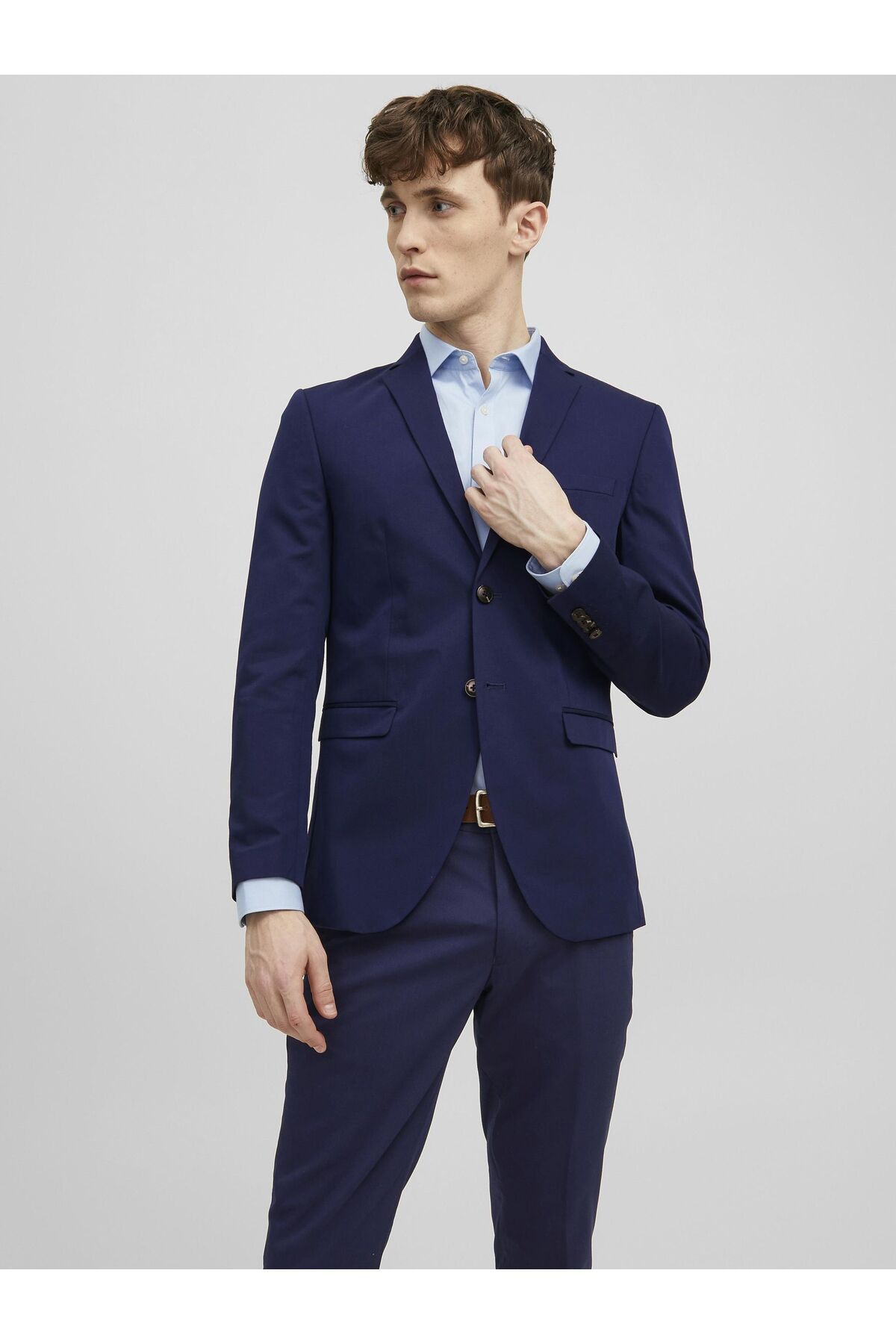 complete the look image