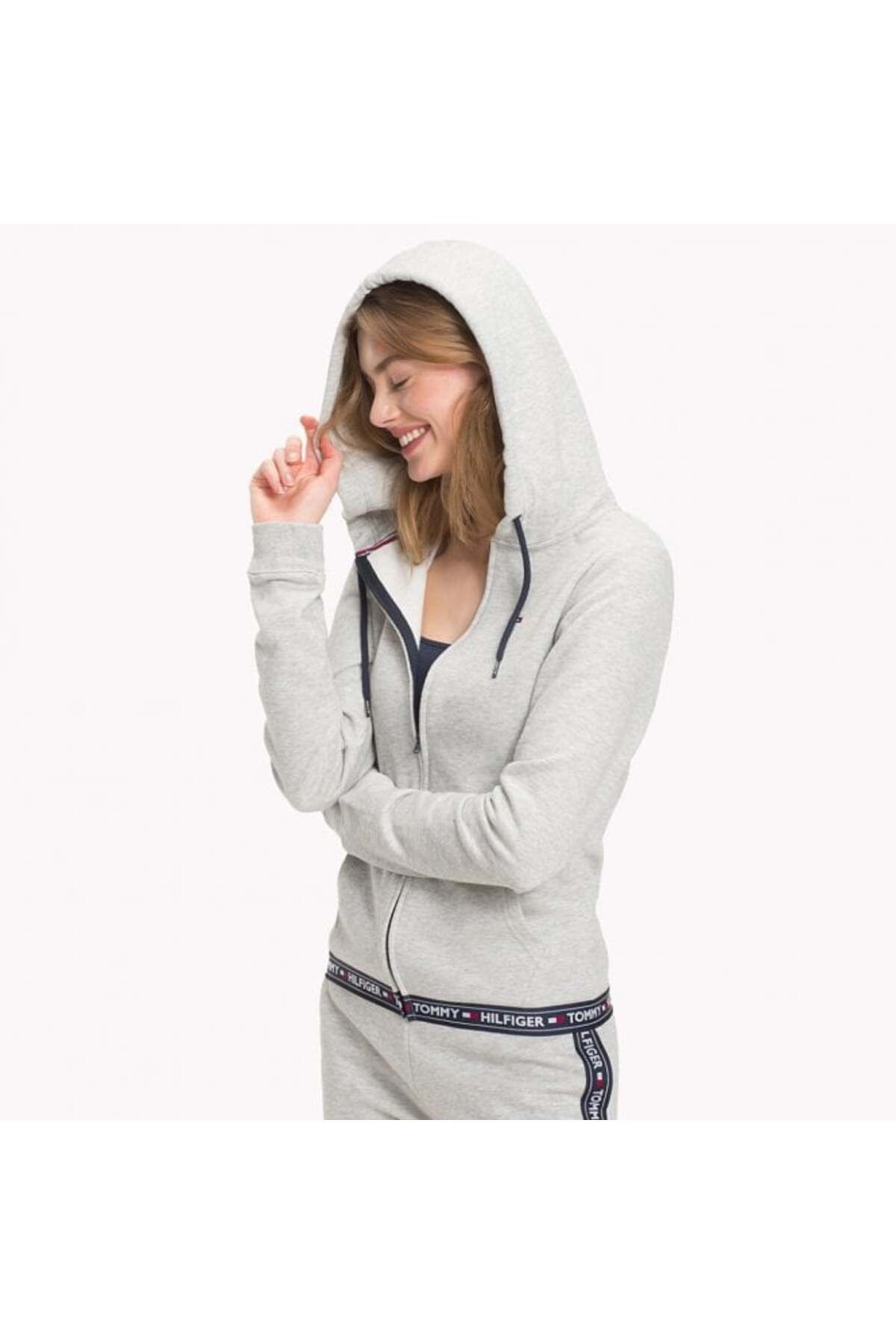 Tommy Hilfiger Sweatshirt Gray Regular fit Trendyol