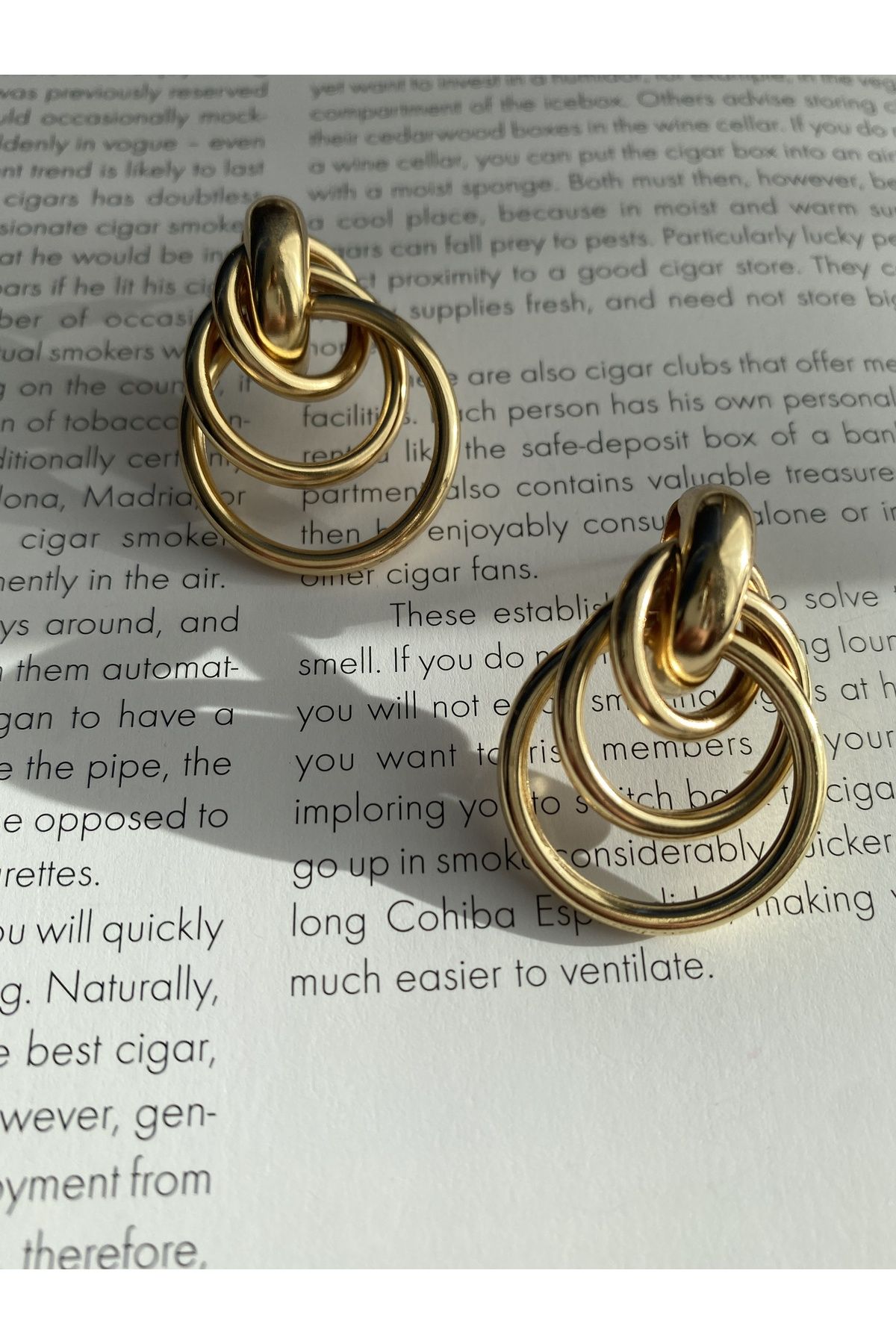 Pinery Jewels Pair of Women s Gold Hoop Interlocking Earrings Trendyol