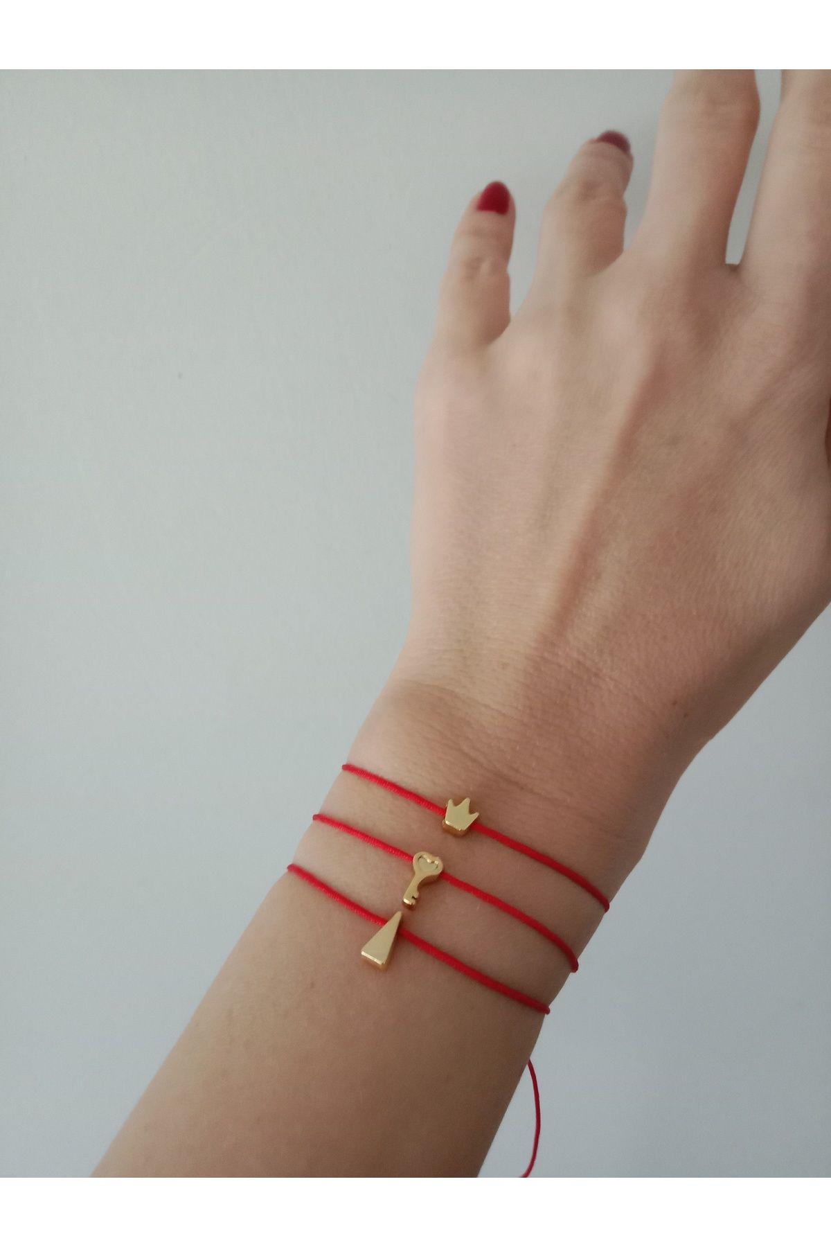 byg ne accessories Gold plated minimal figured triple red rope