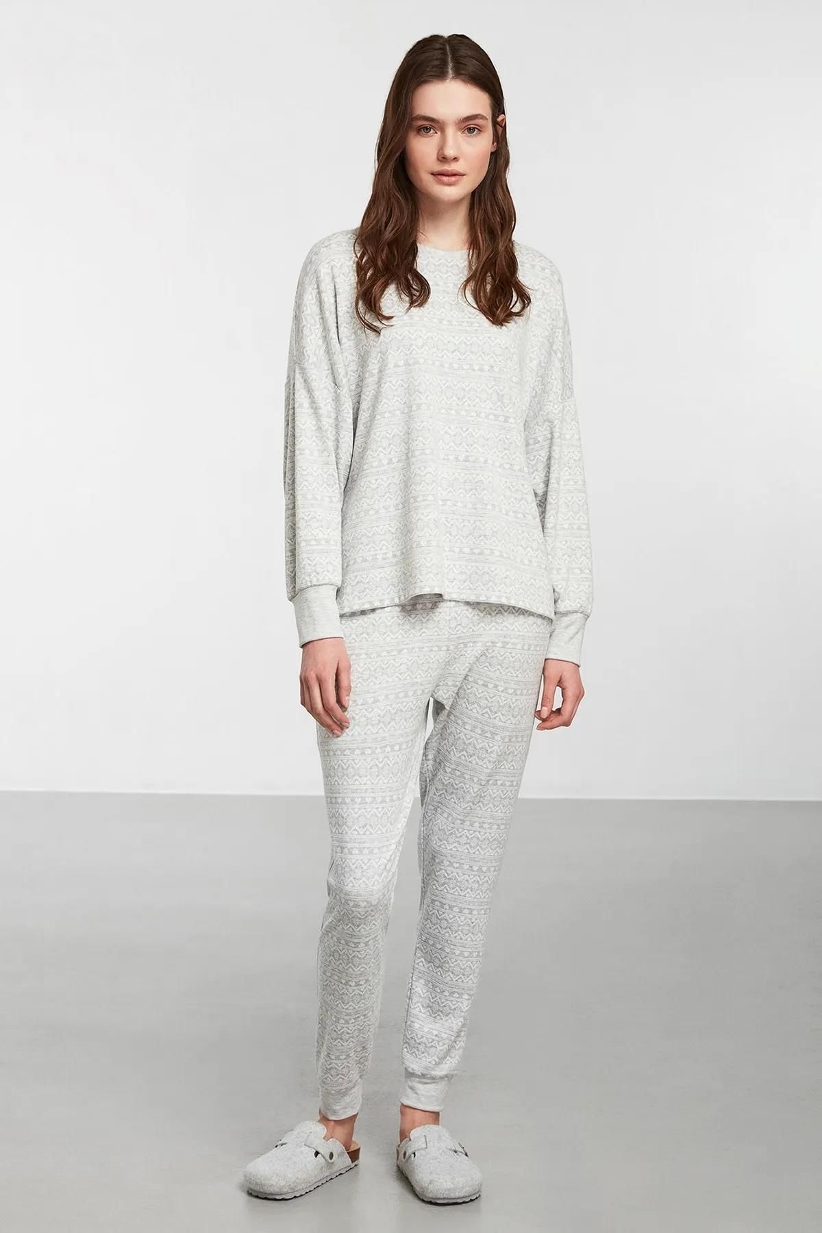 complete the look image