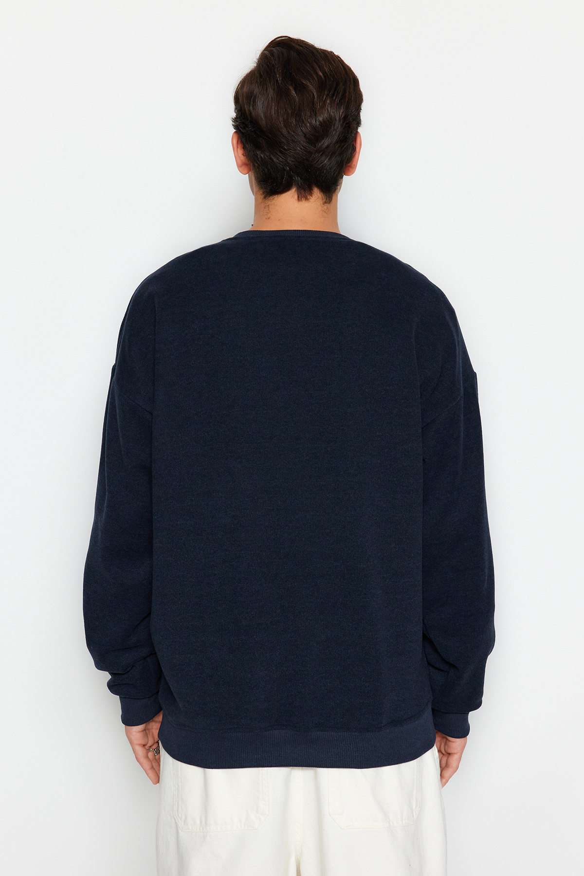  Trendyolmilla Man Lacivert Oversize/Geni? Kesim Yumu?ak Dokulu Kolej Temal? ?ardonsuz Sweatshirt