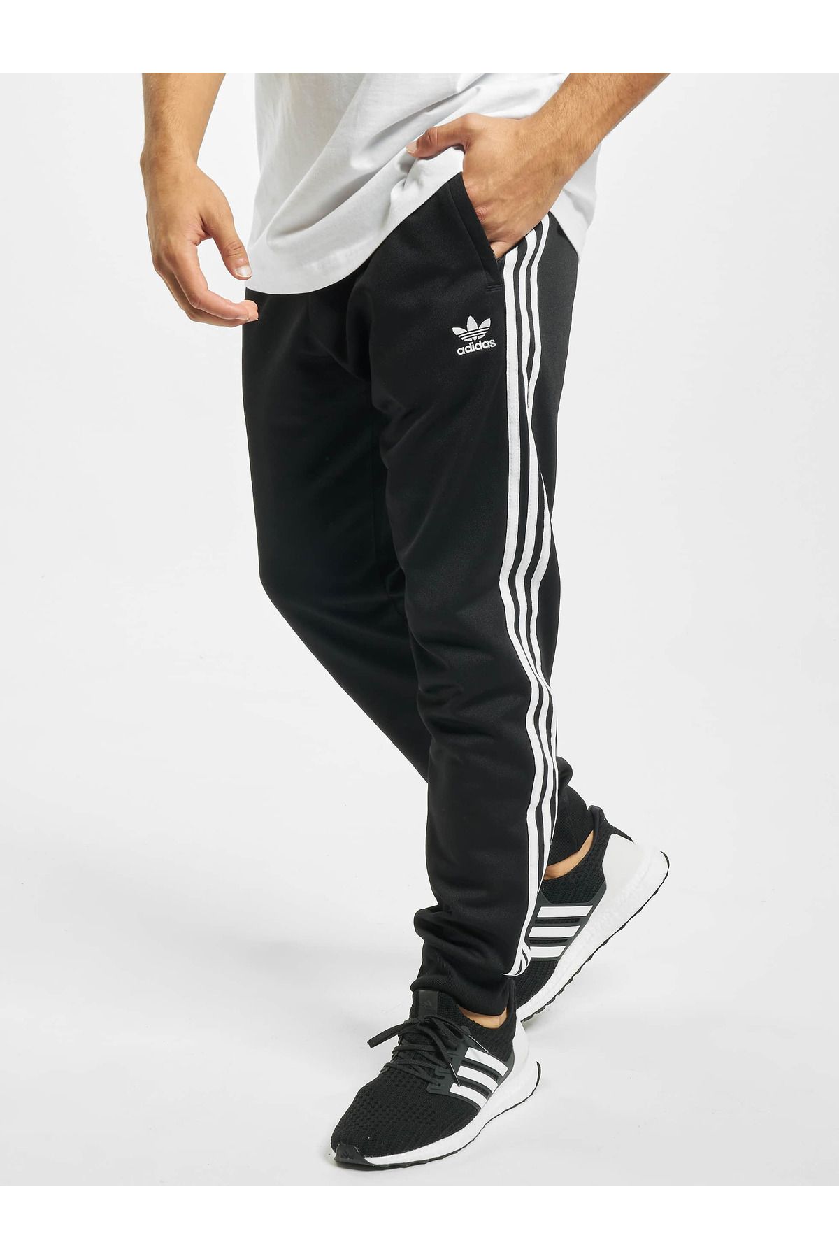 Günstige adidas new arrivals jogginghosen