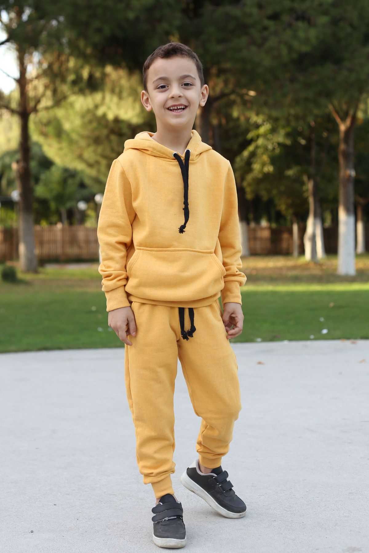 Kividen 2 string unisex girls and boys tracksuit with hood