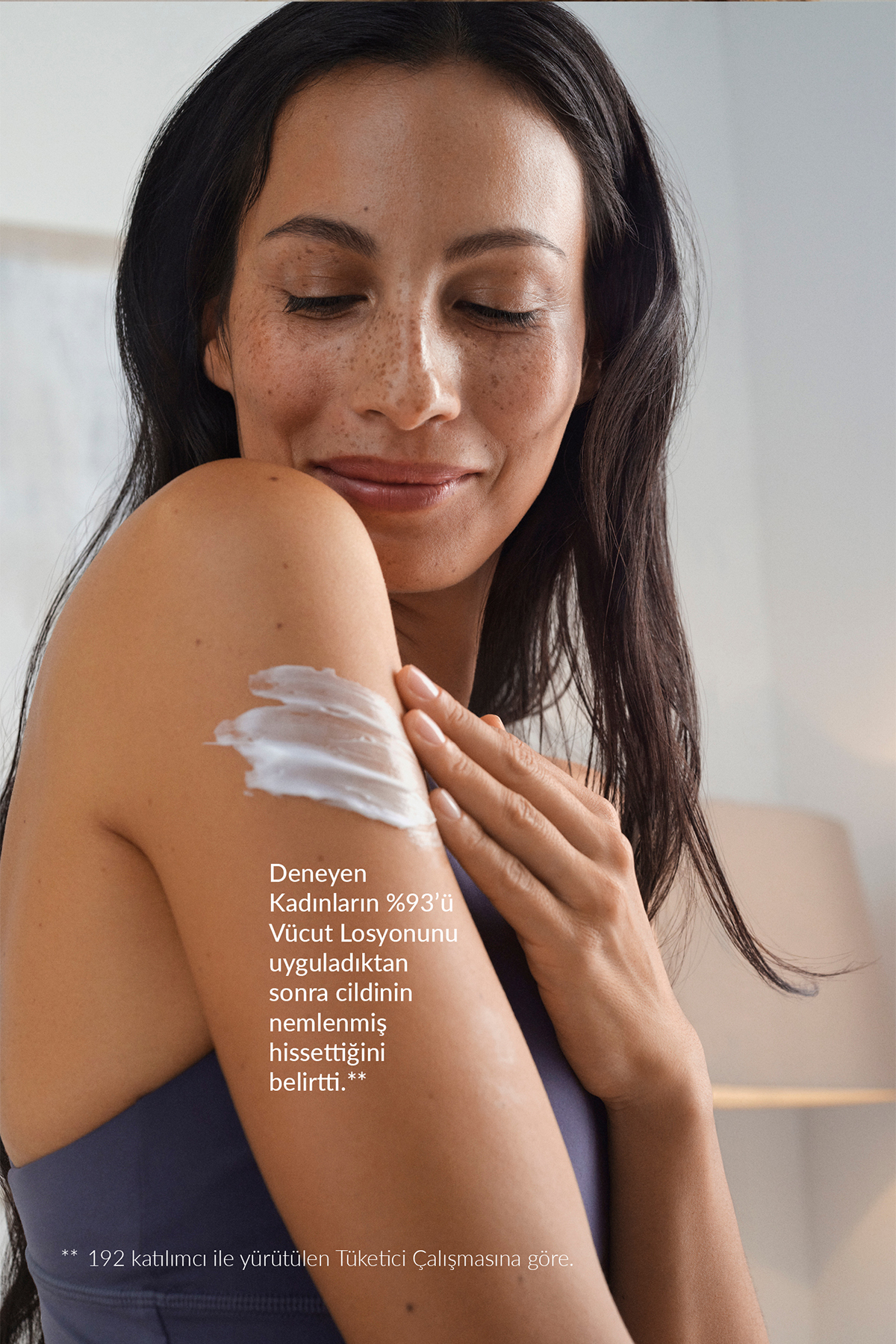 Care Gliserin ve Badem Sütü içeren Yoğun Nemlendirici Vücut Losyonu 720 Ml.