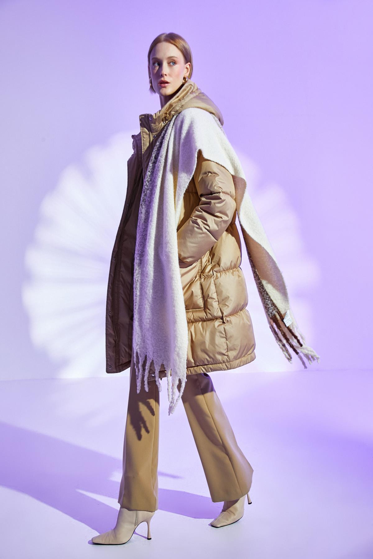 ژاکت پفی کلاهدار با جیب