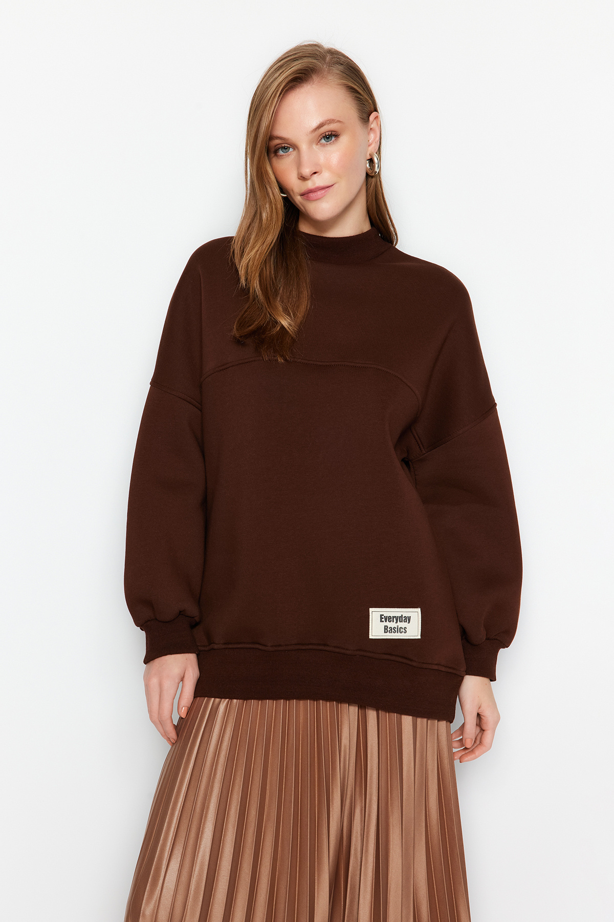 Trendyolmilla Modest Kahverengi Oversize Örme İçi Polarlı Tüylü Sweatshirt TCTAW24TW00022