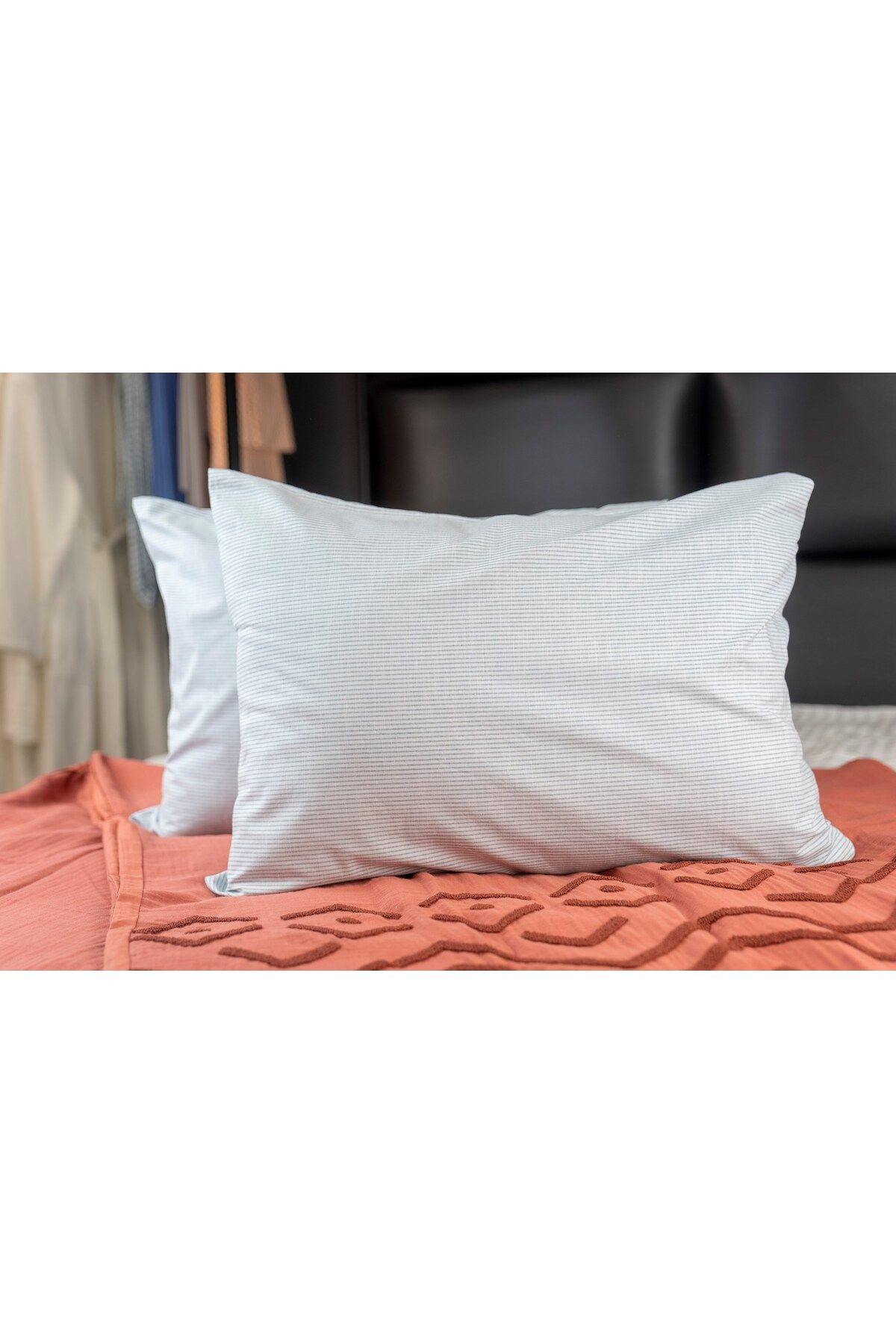Pillow case that opens in the middle discount
