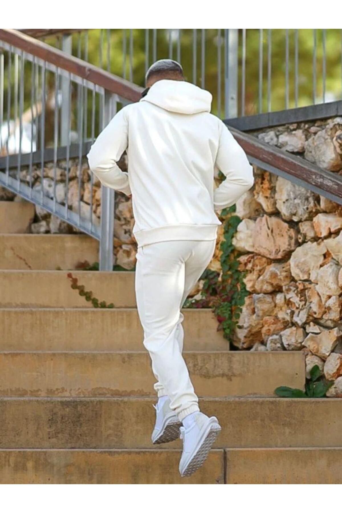 Plain nike deals tracksuit