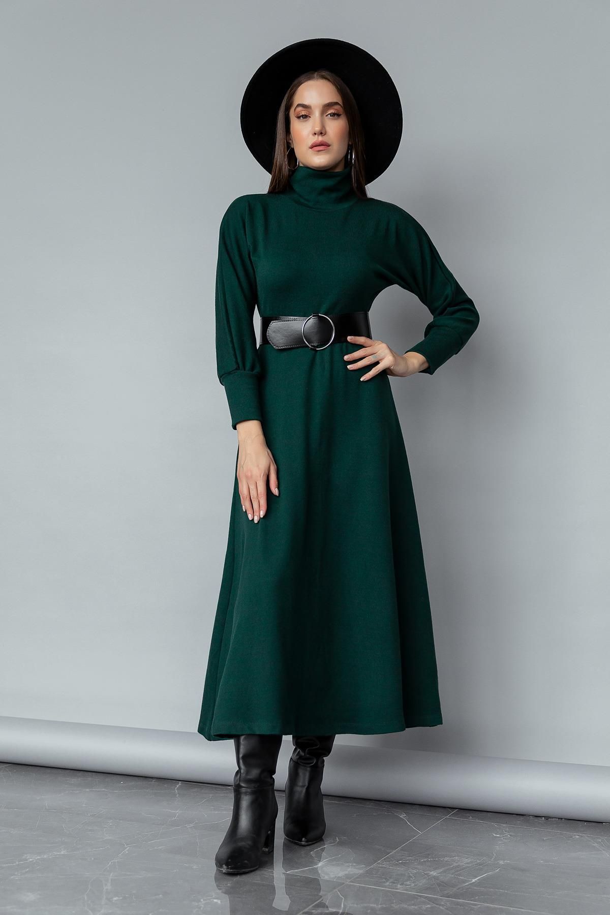 Dark green midi best sale dress with sleeves