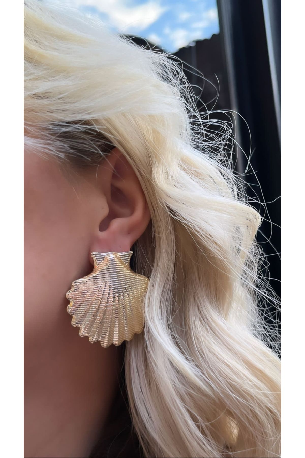 Gold seashell earrings sales
