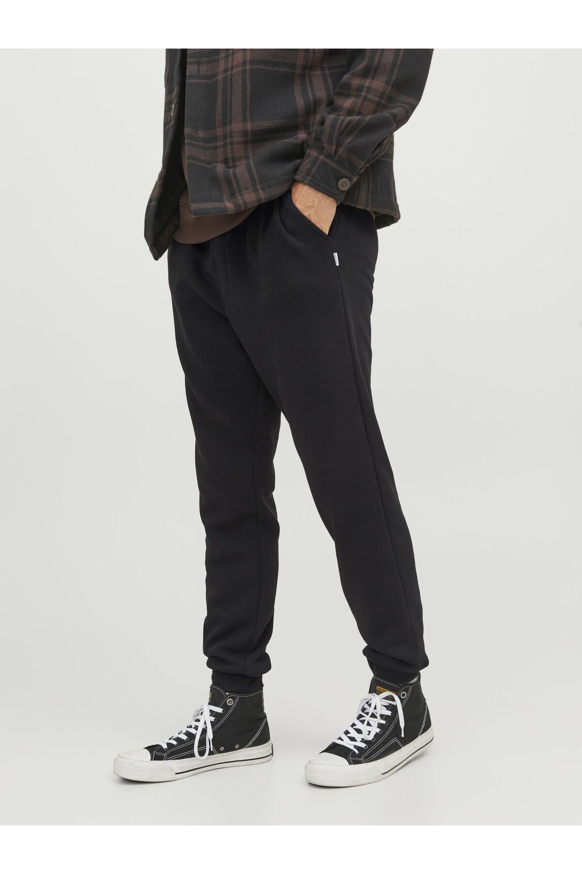 شلنگ روان، شلنگ روان برش استاندارد. جک اند جونز شلوار گرمکن ورزشی Jack & Jones