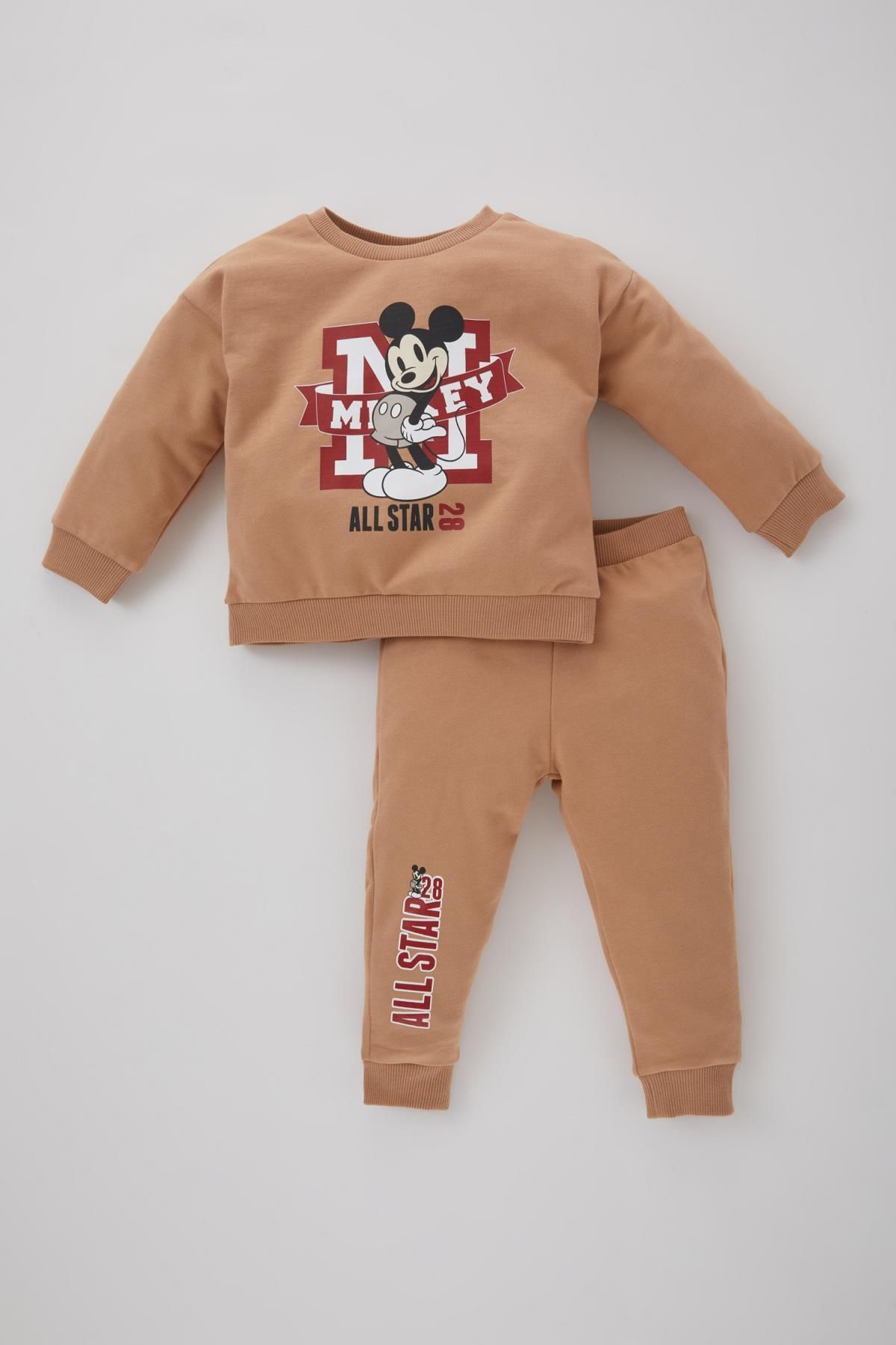 Star sweatshirt shop and sweatpants set