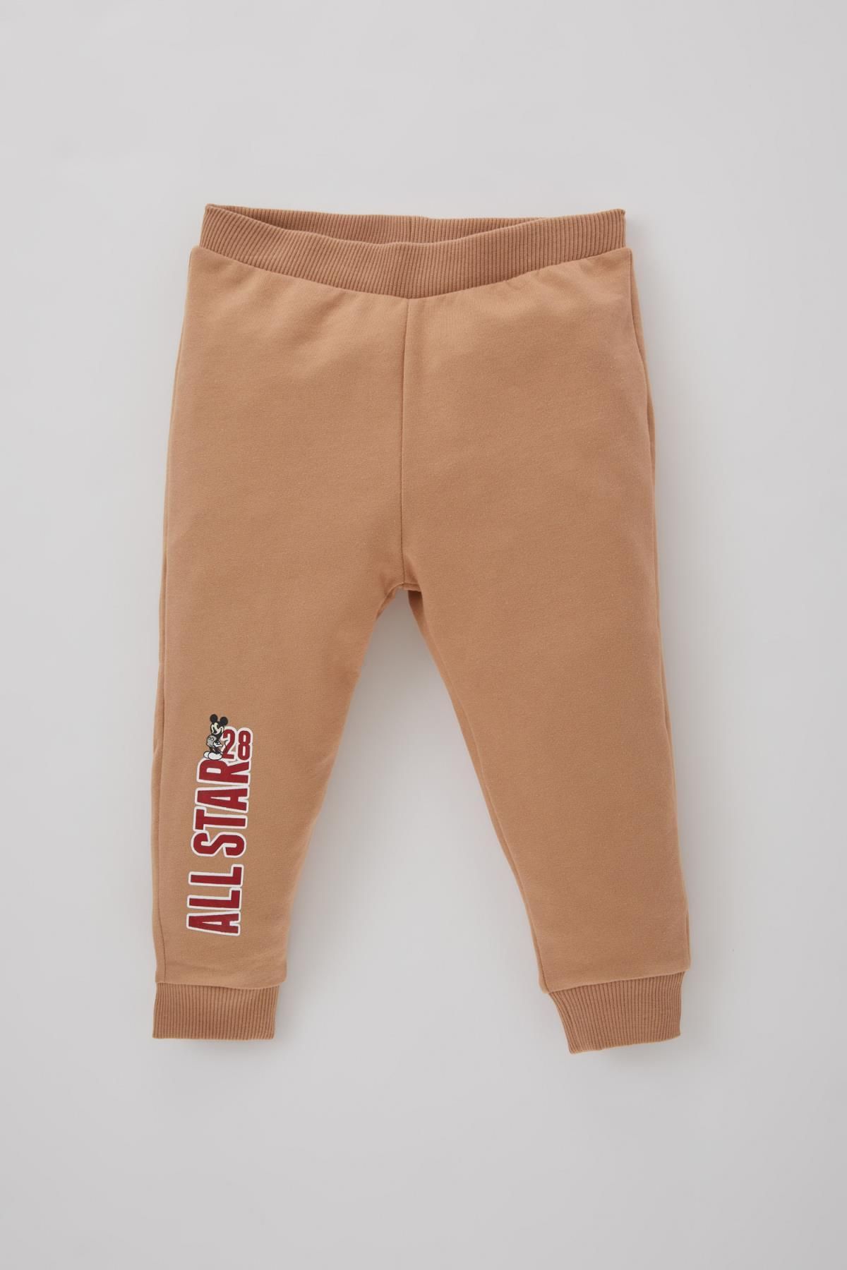 Star sweatpants and sweatshirt set on sale