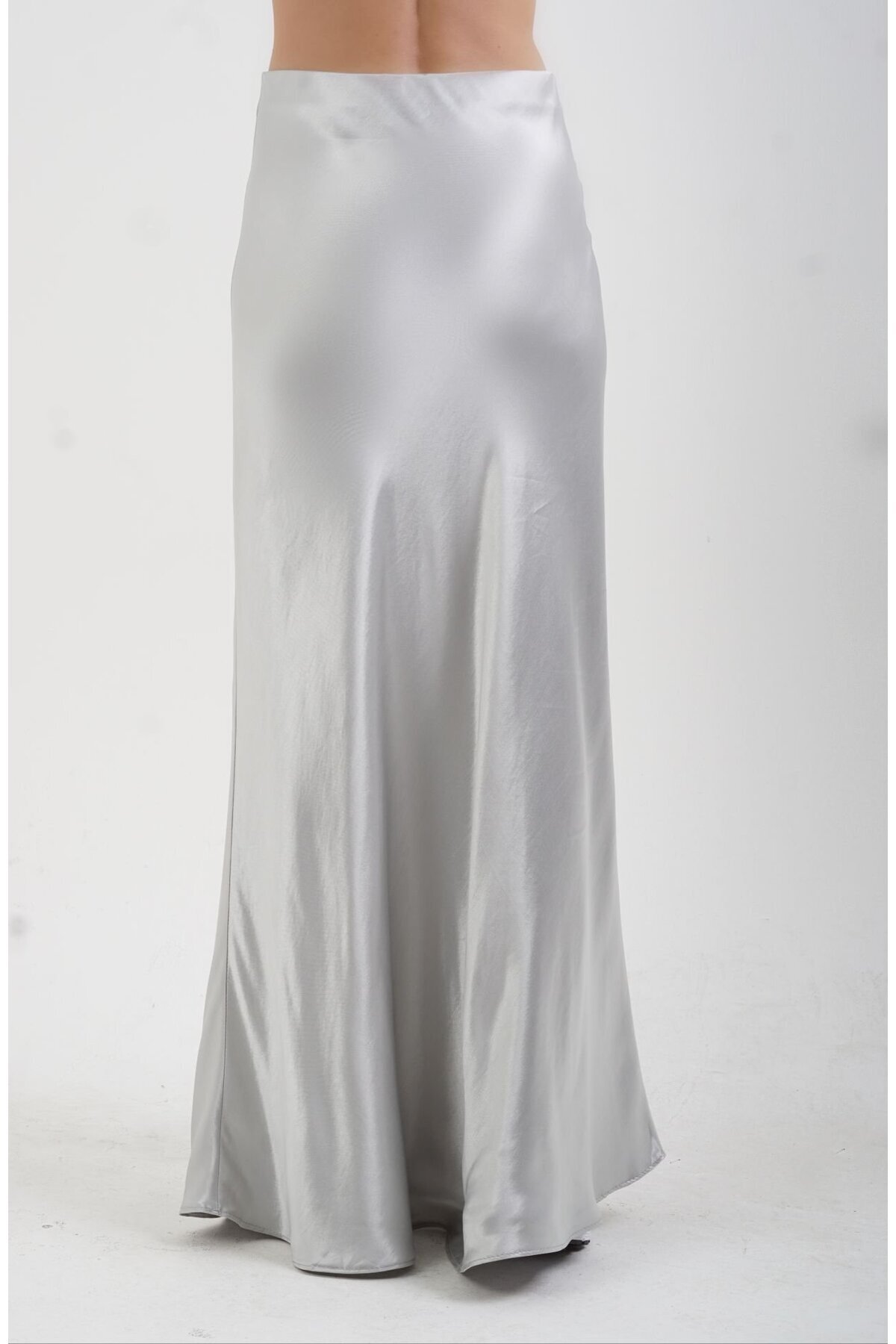 Zelish My Sister-Fustă argintie cu lungime maxi din satin 5
