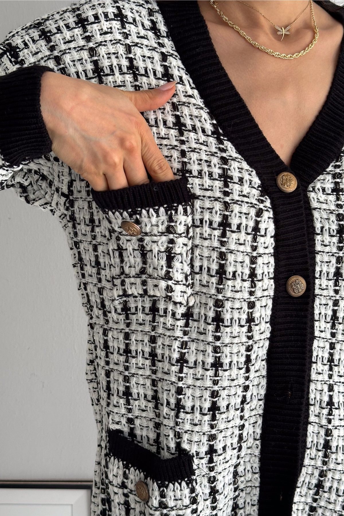 FEMELLE Standard Size V Neck Button Detailed Pocket Knitted