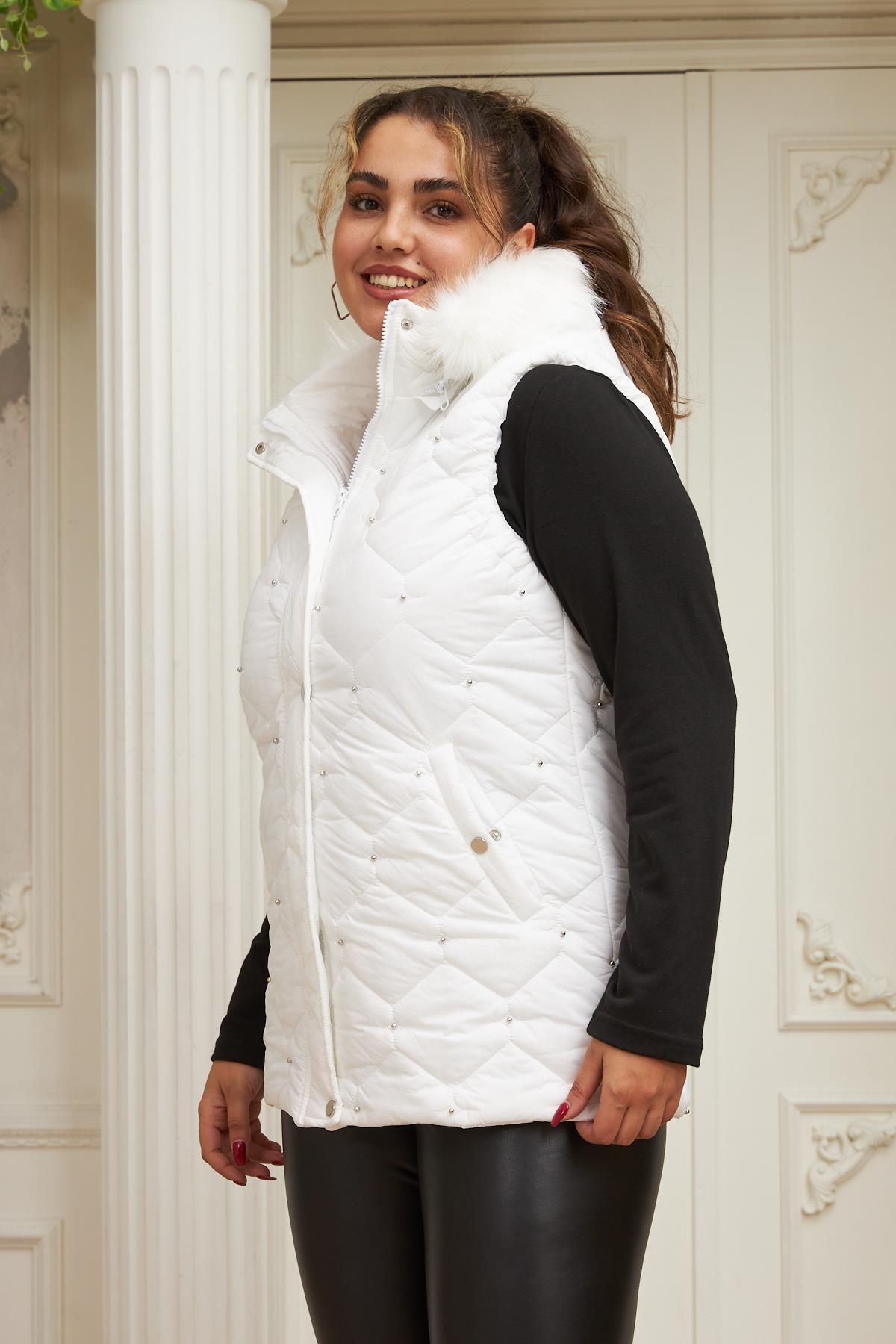 RMG-Dropped Women's Plus Size White Quilted Vest 3