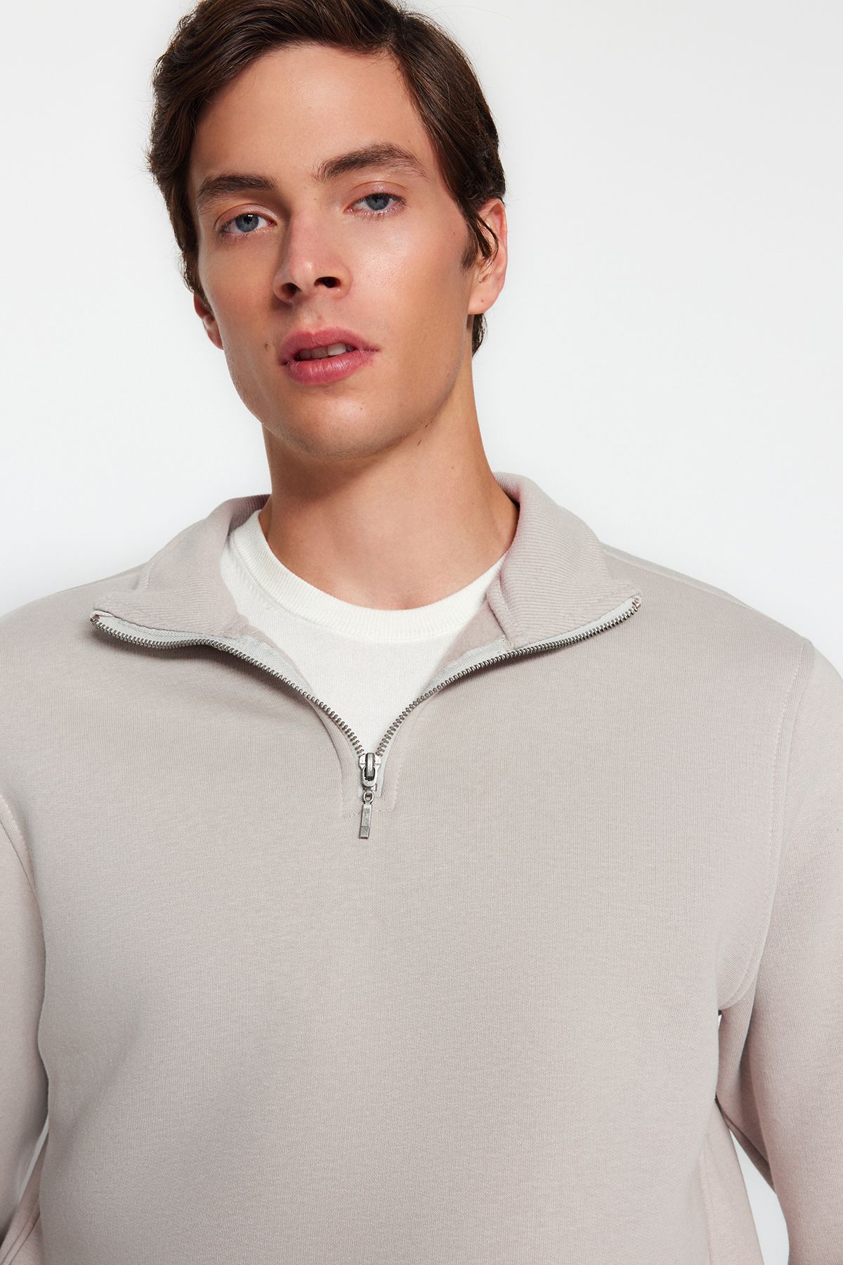 Trendyol Collection-Сірий світшот RegularNormal Fit комір-стійка на блискавці Бавовняний світшот з основним флісом TMNAW24SW00041 7