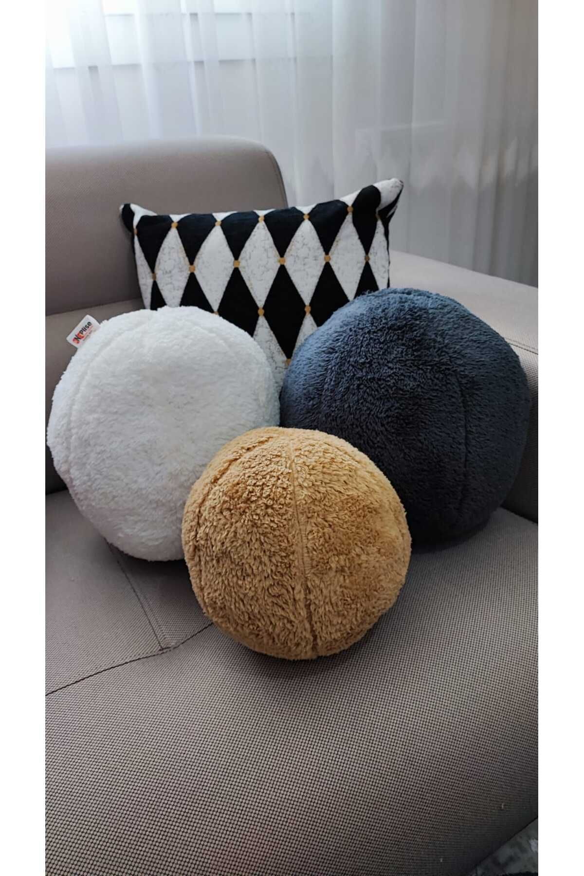 Piece 2025 of pillow