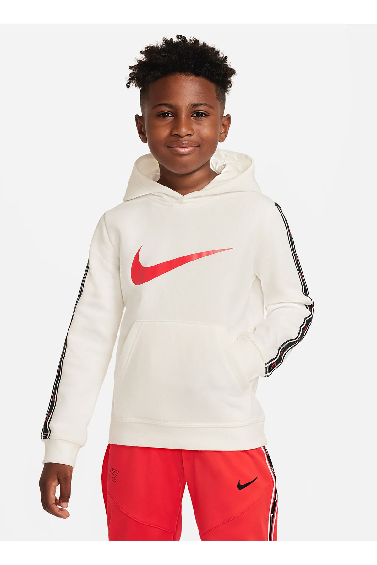 Nike Sweatshirt White Regular fit Trendyol
