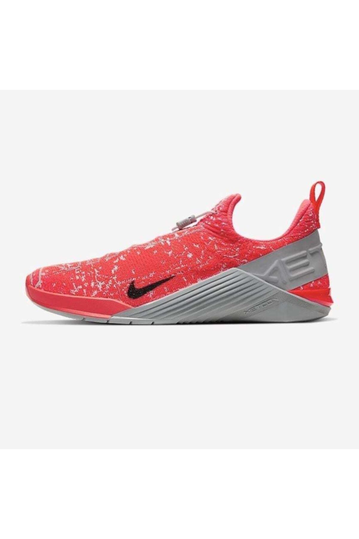 کفش دو و تمرین قرمز زنانه كفش كتانى ورزشى دويدن مدل React Metcon نایک Nike