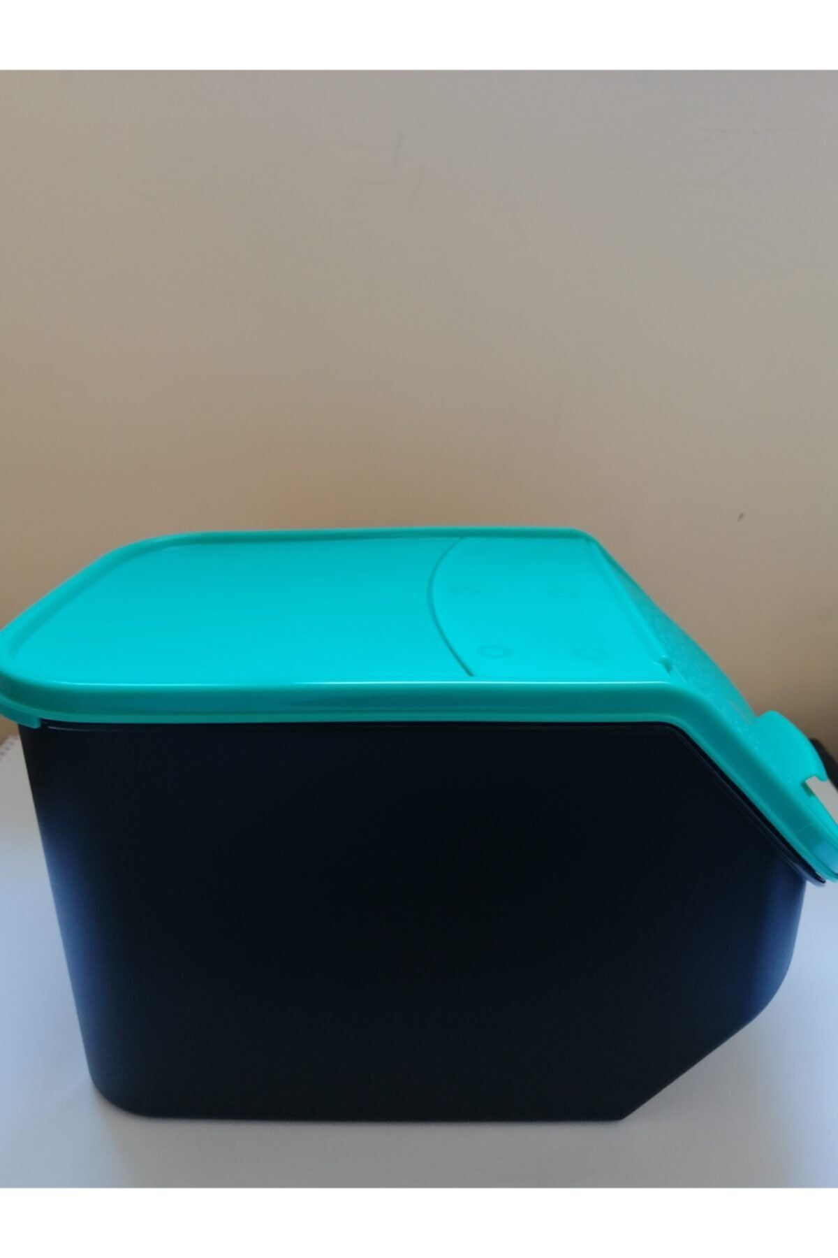 Tupperware-Maxi Potato Onion Storage Container 3