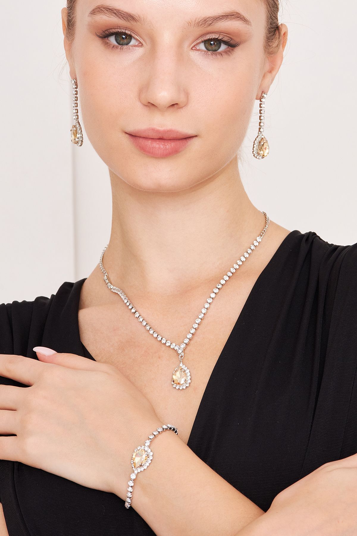 Earring hot sale bracelet set