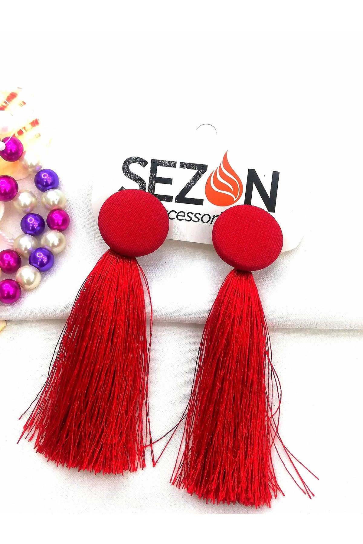 Stylish red outlet earrings