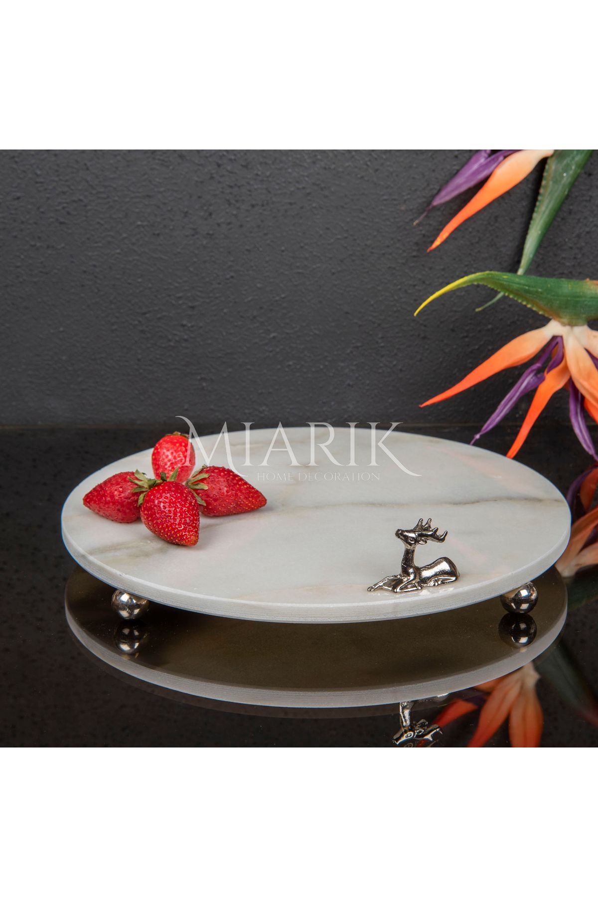 MIARIK DESIGN & DEKORASYON Dekoratıf Beyaz Mermer Yuvarlak Sunum Tabağı Tepsisi Aksesuarlı Ve Top Ayaklı