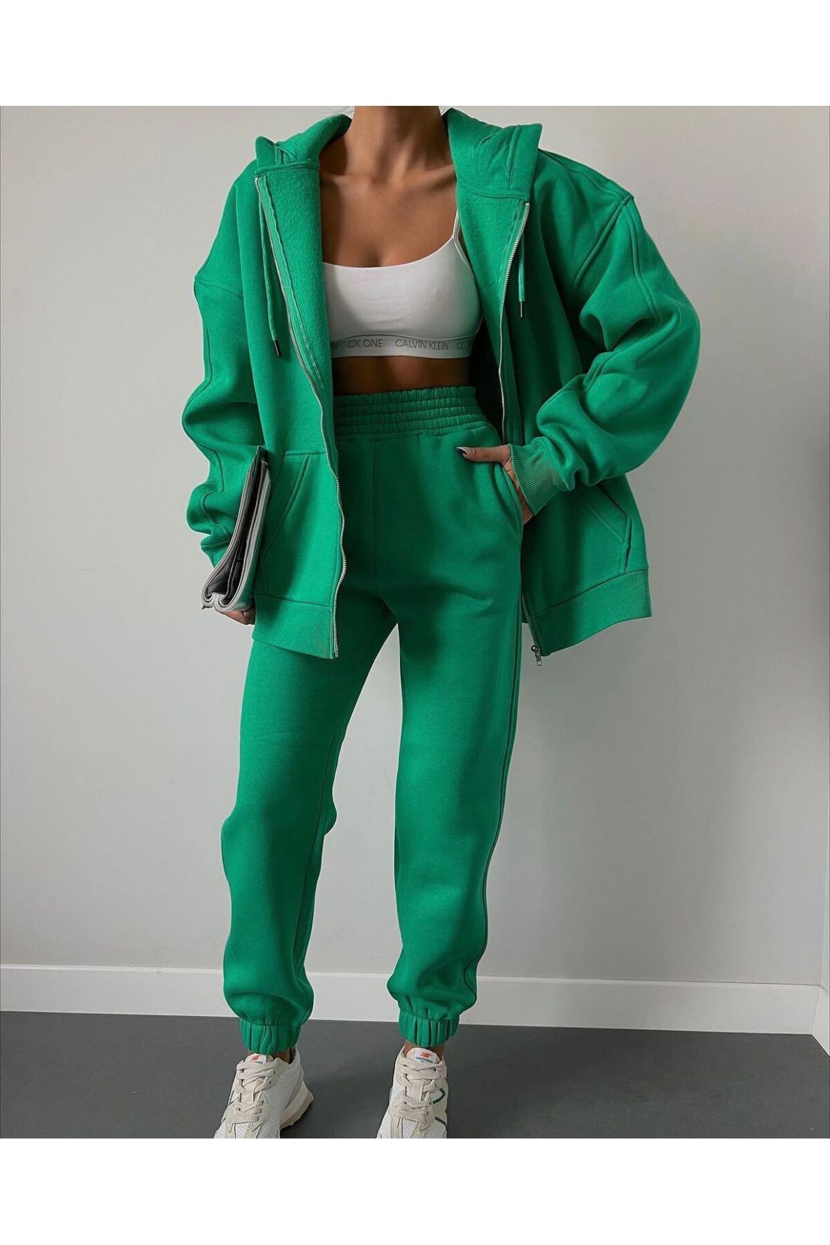 Calvin klein 2025 female tracksuit