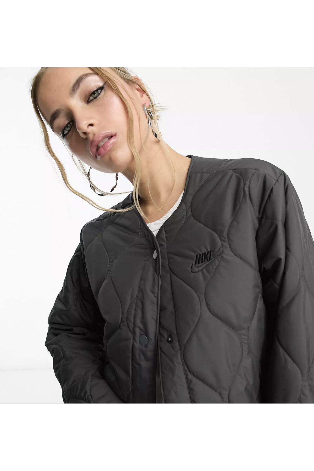 Nike women's jacket black 2025