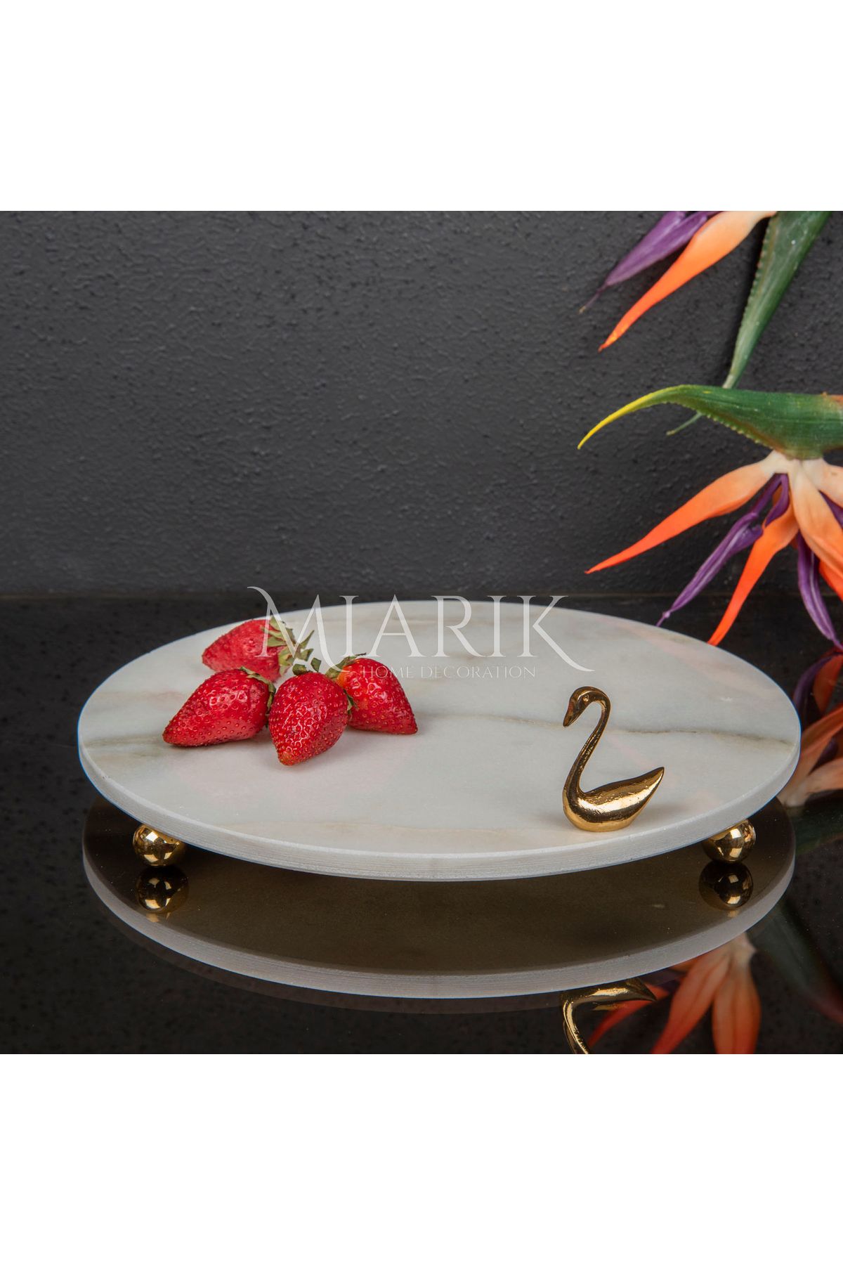 MIARIK DESIGN & DEKORASYON Dekoratıf Beyaz Mermer Yuvarlak Sunum Tabağı Tepsisi Aksesuarlı Ve Top Ayaklı