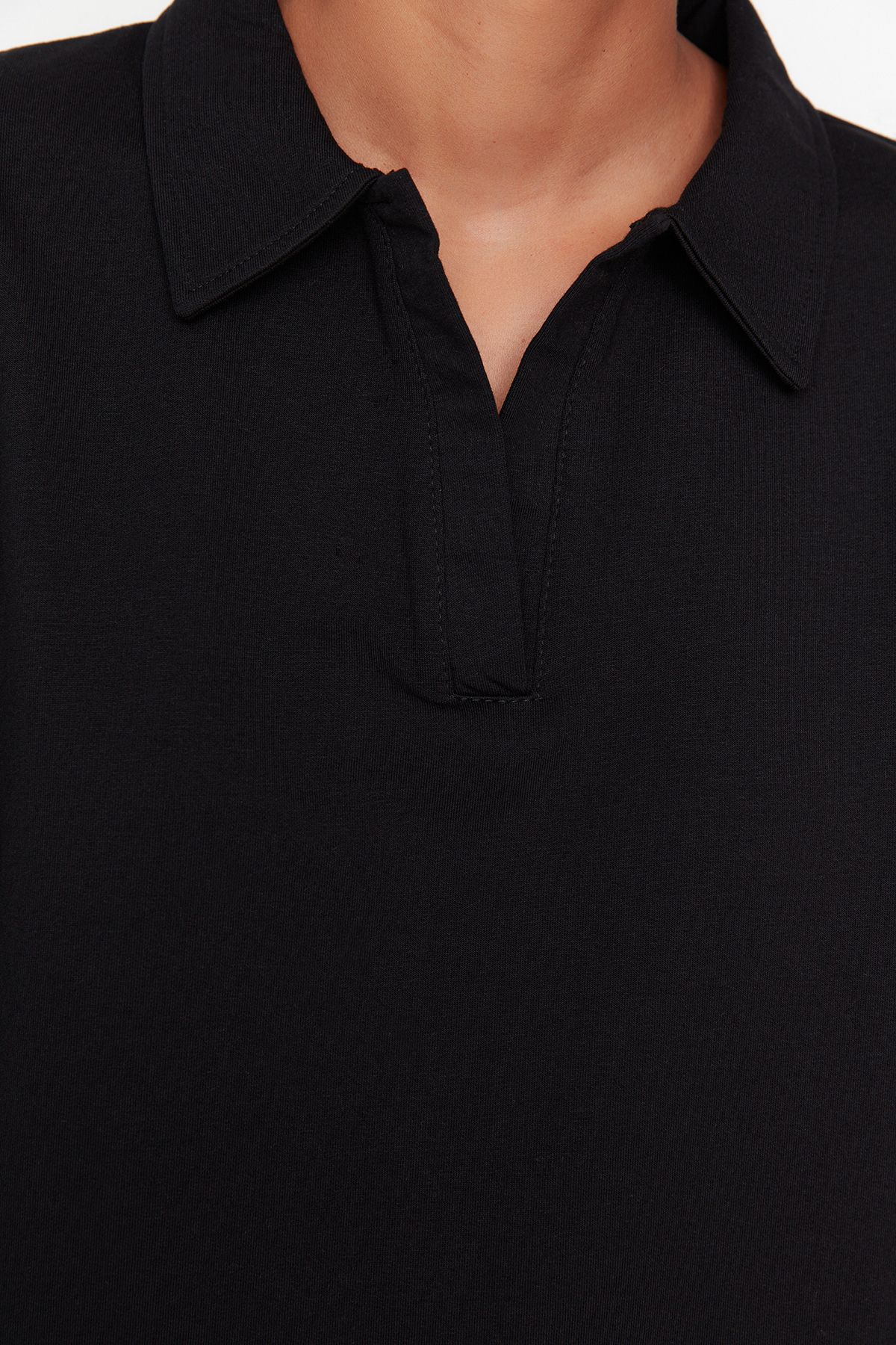 Trendyol Collection-Schwarzes, dünnes Strick-Trainingsanzugset mit Polokragen und normaler Passform TWOAW23EM00032 5
