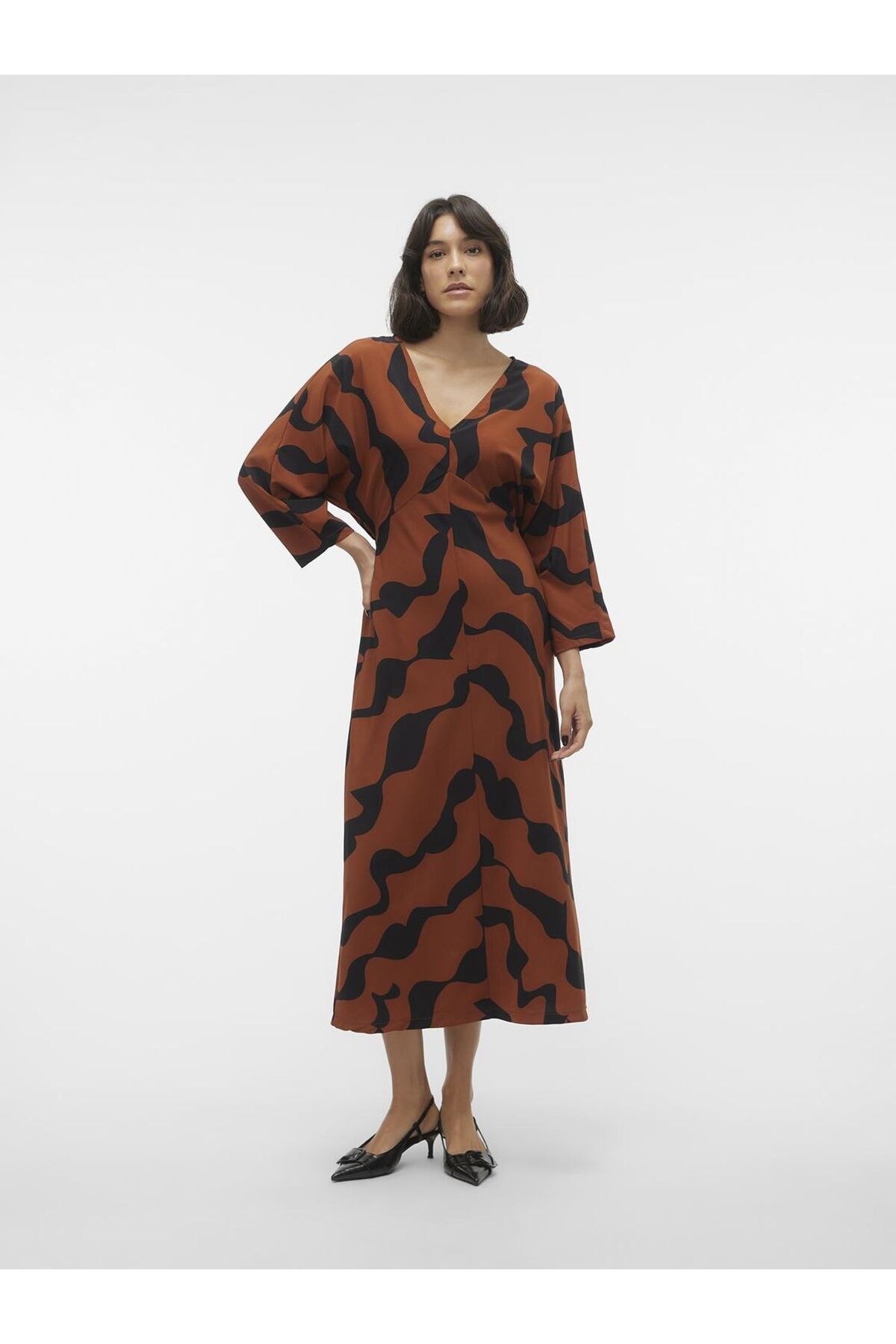 Moda Kleid Trendyol DRESS EXP WVN VMBARA - Vero V-NECK 3/4