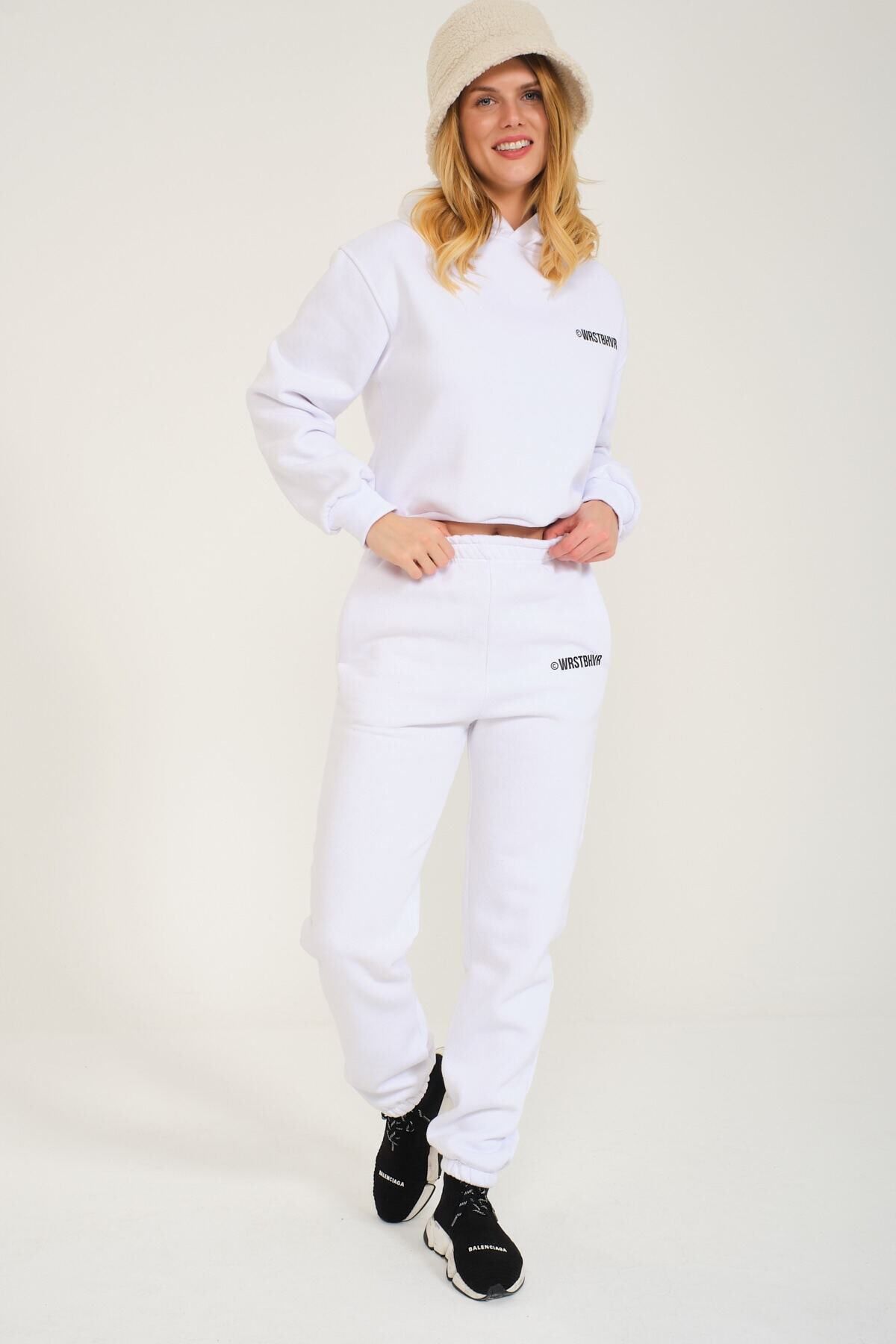 Pure white tracksuit shop