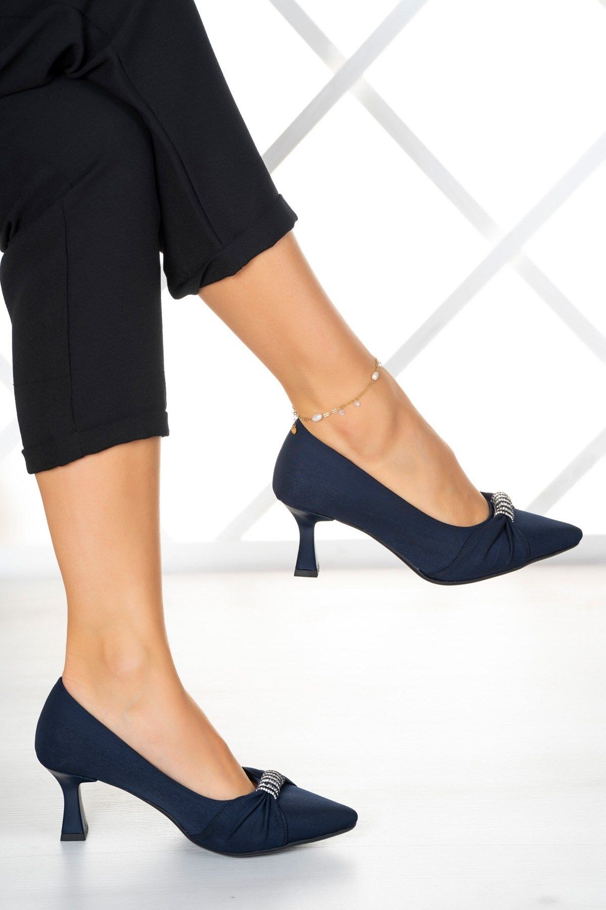 Dark blue 2025 kitten heel shoes