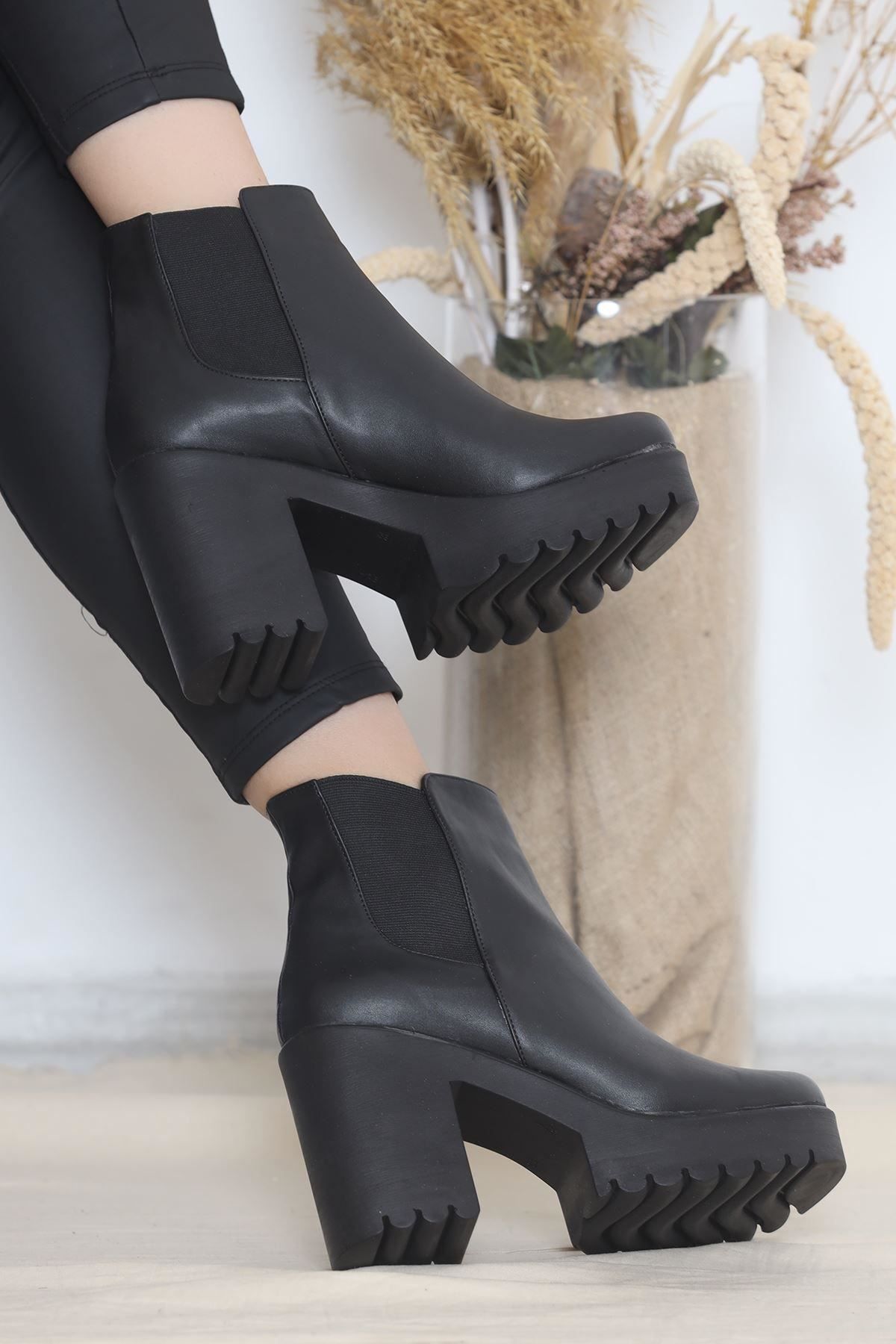 Public desire krissie black chunky boots clearance