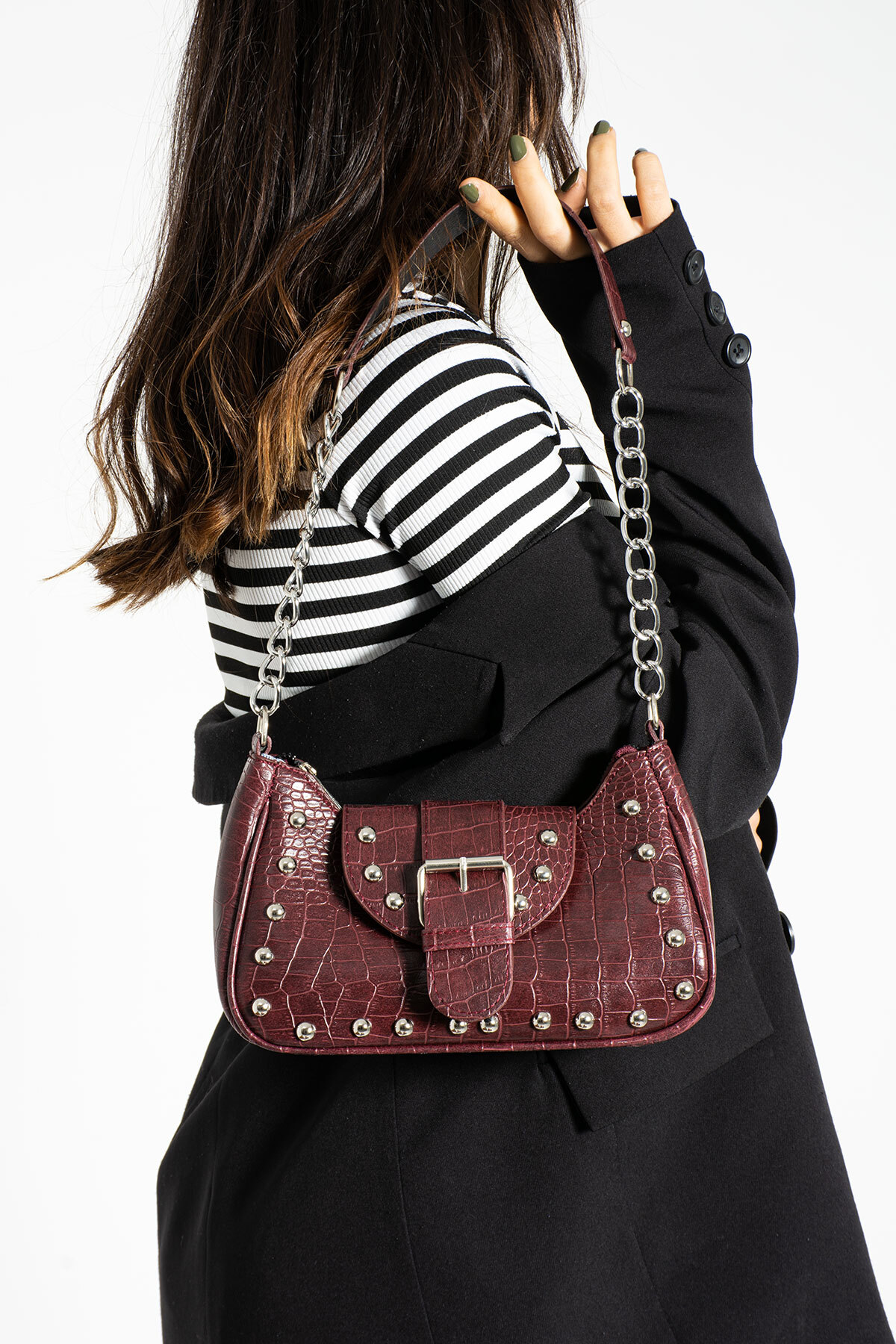 Bony Stapled Crocodile Pattern Sleeve Bag