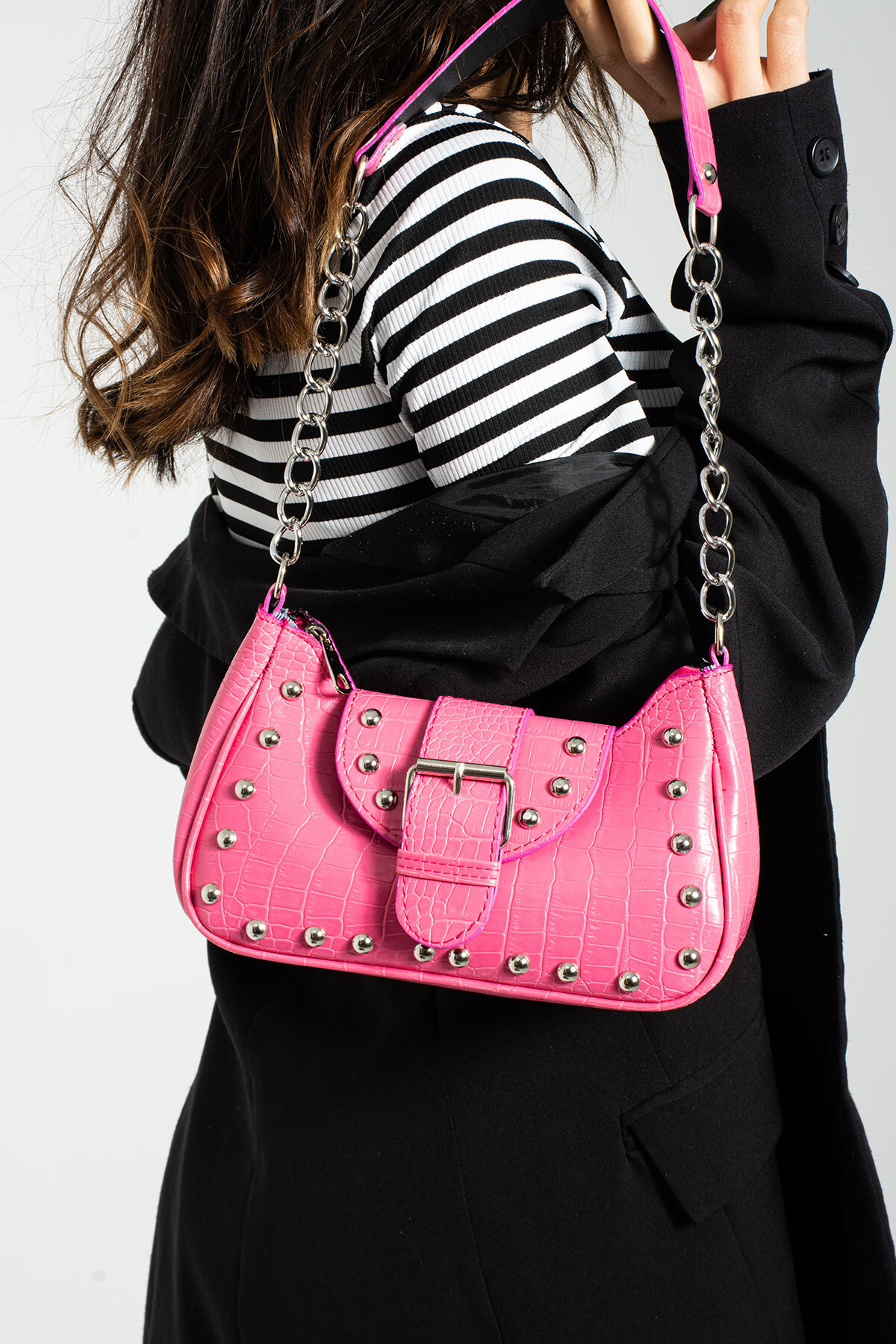 Bony Stapled Crocodile Pattern Sleeve Bag