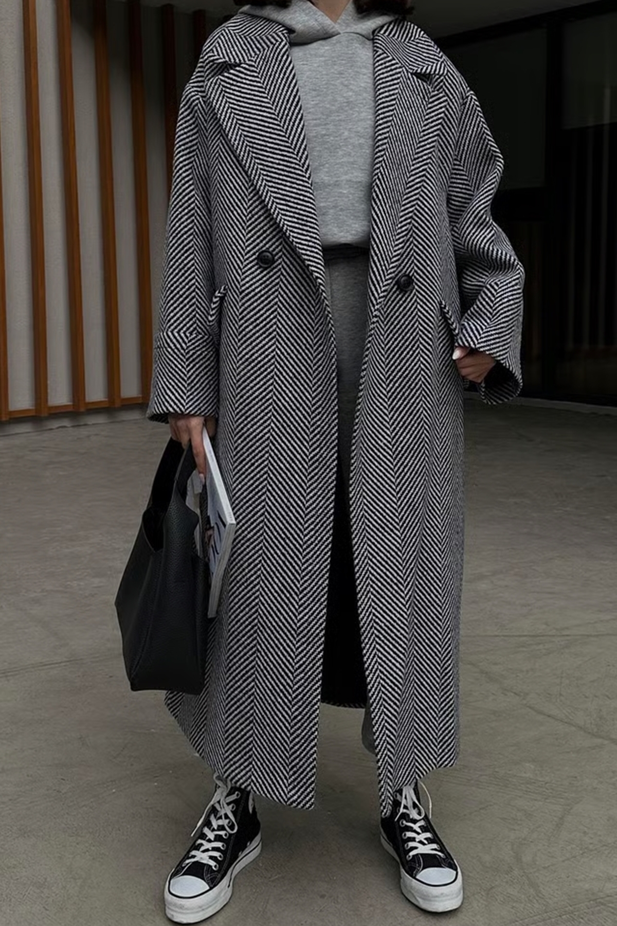 Thick Fabric Lining Herringbone Patterned Oversize Fit Midi Length 125 cm Gray Coat 23Y54329