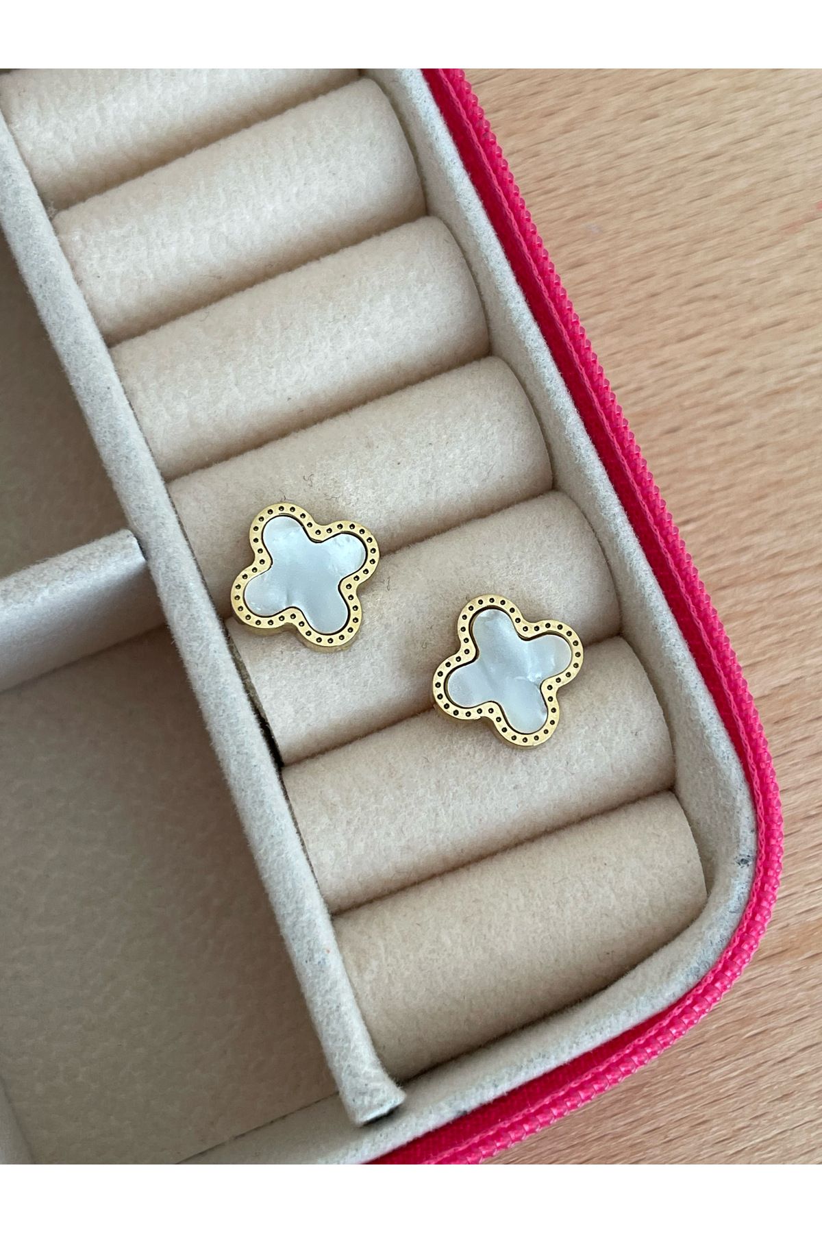 Van cleef clover hot sale earrings